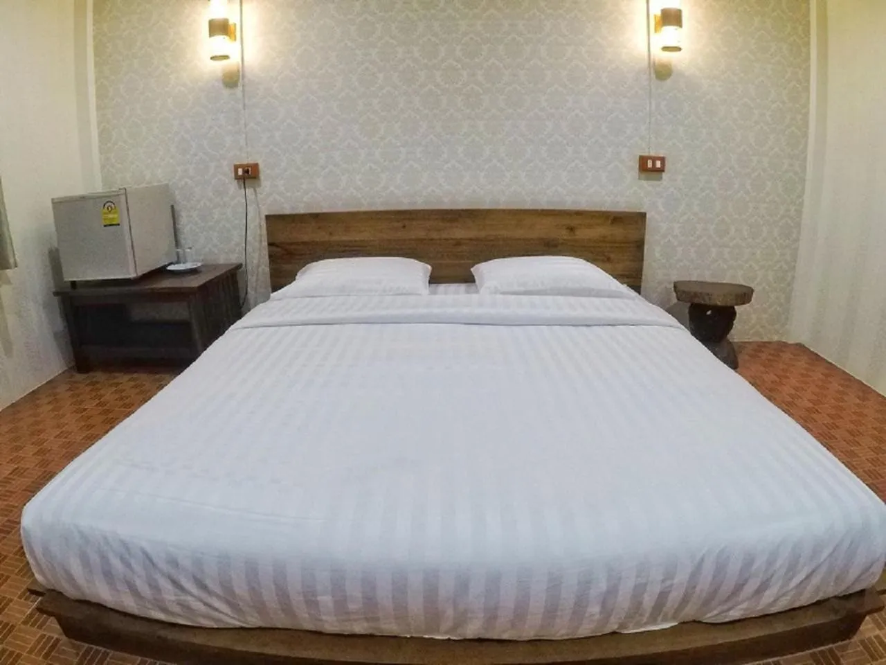 Bed in T & T Hostel Kanchanaburi