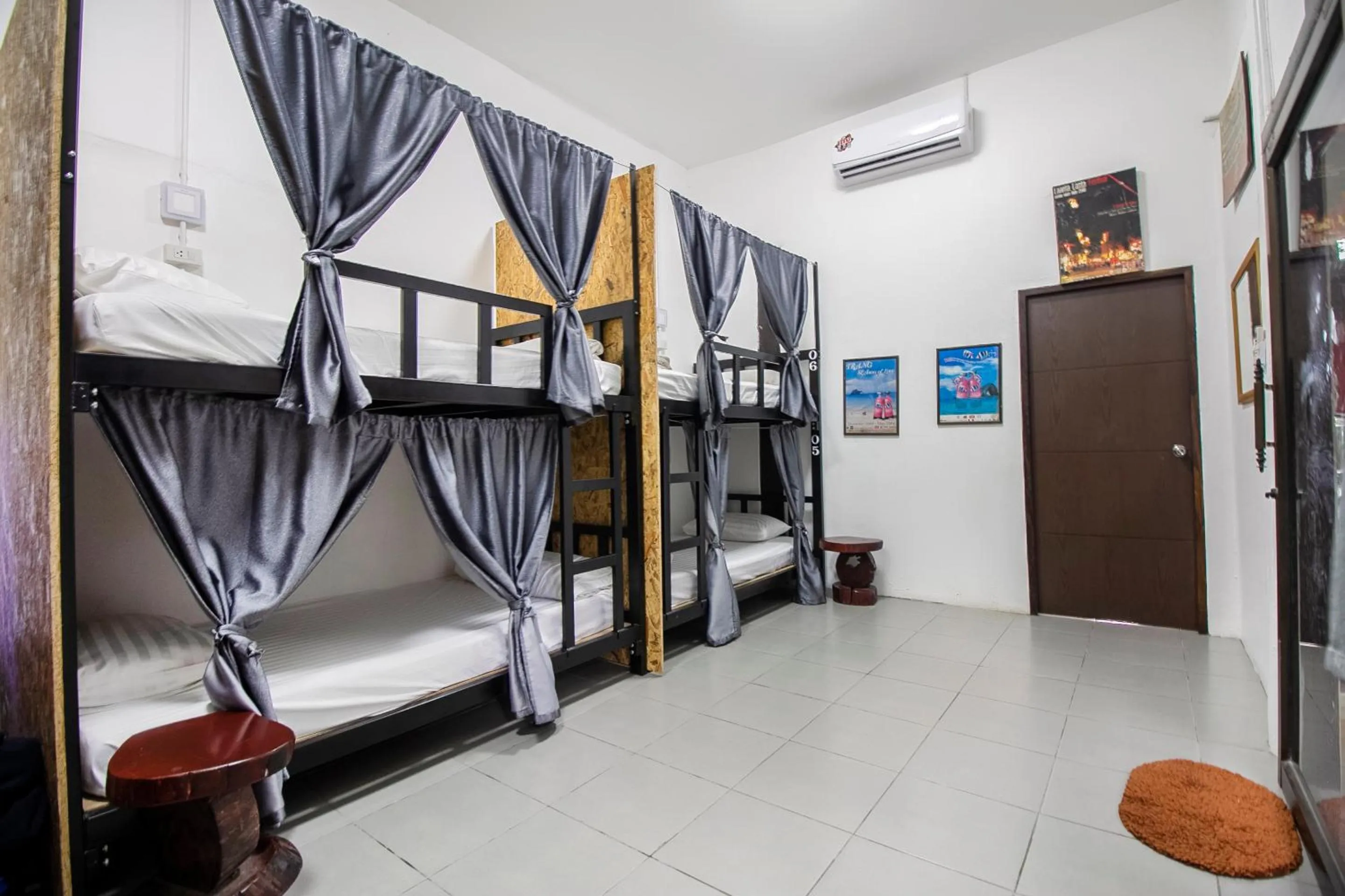 bunk bed, Bed in T & T Hostel Kanchanaburi