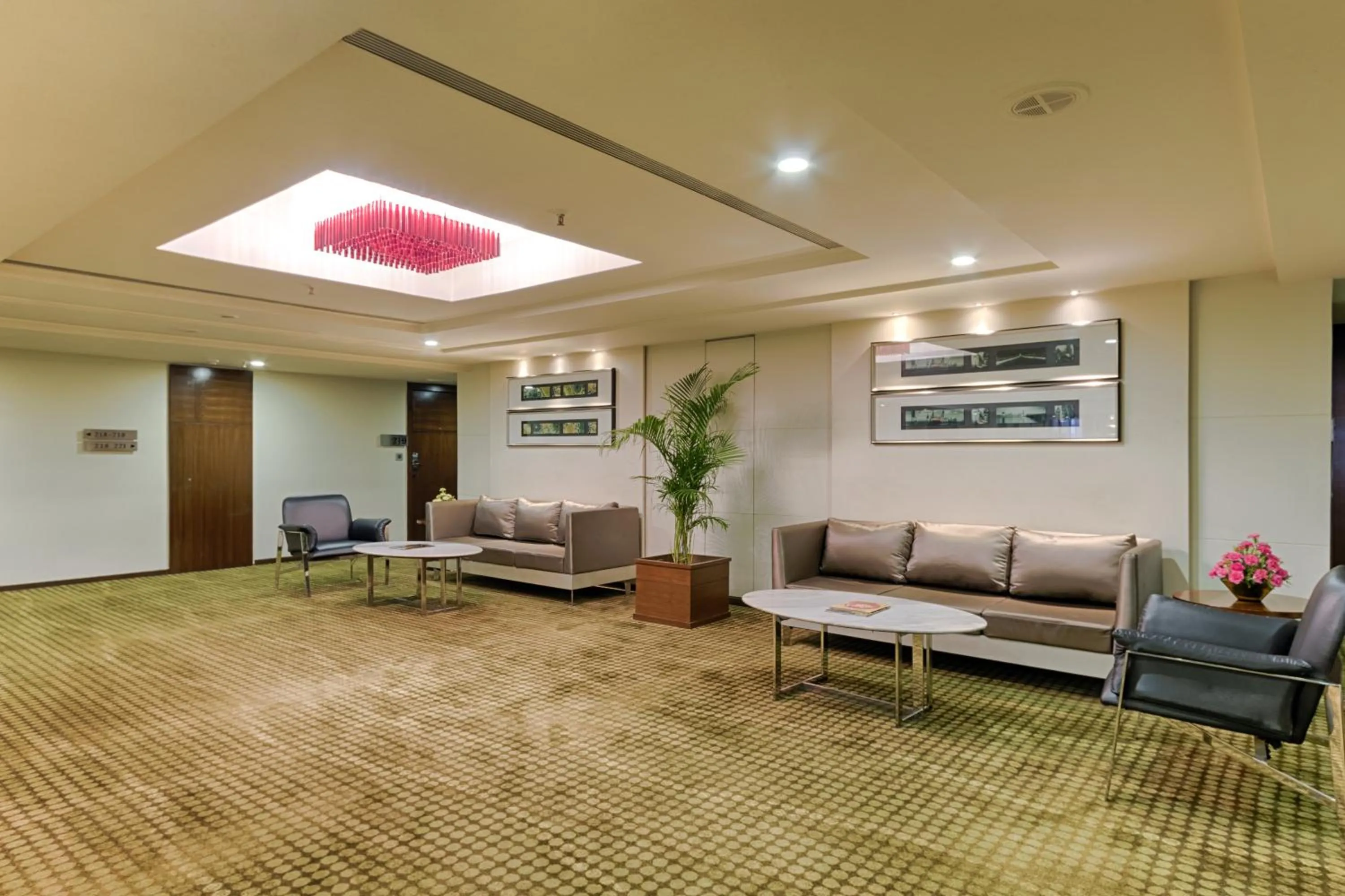 Seating area in Quality Hotel D V Manor