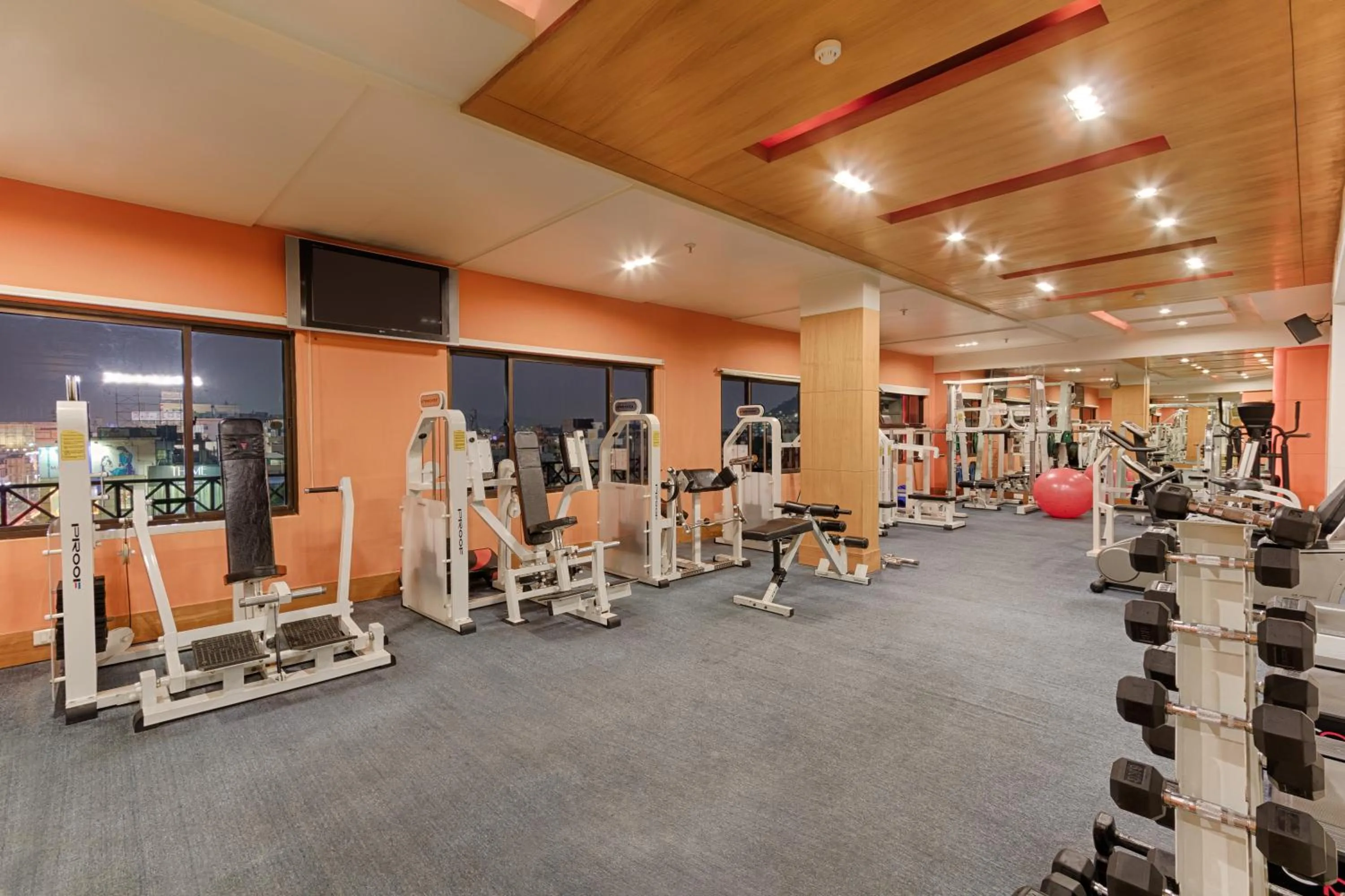 Fitness centre/facilities in Quality Hotel D V Manor