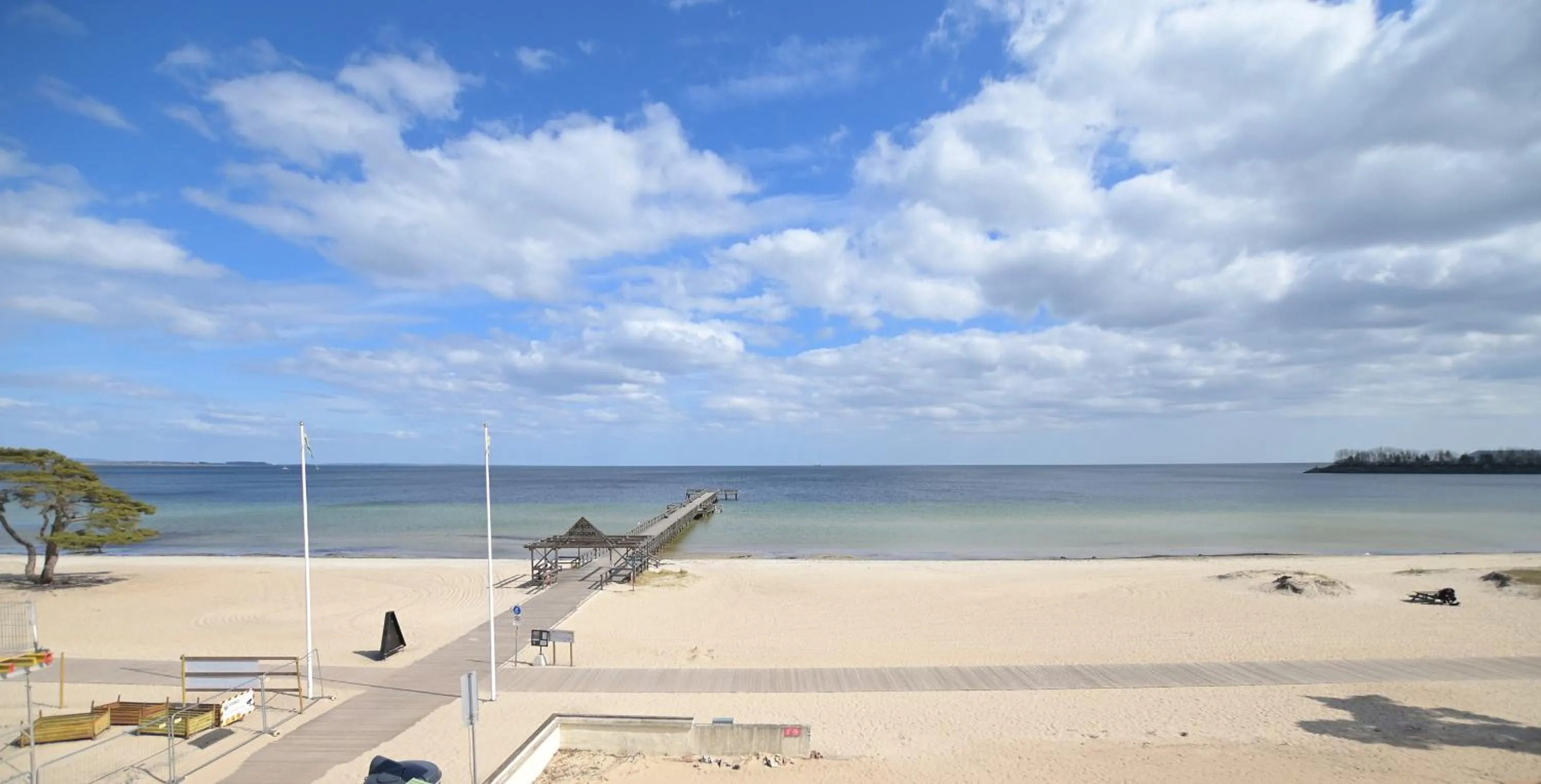 Beach in ÅhusBrygga Apartment Hotel