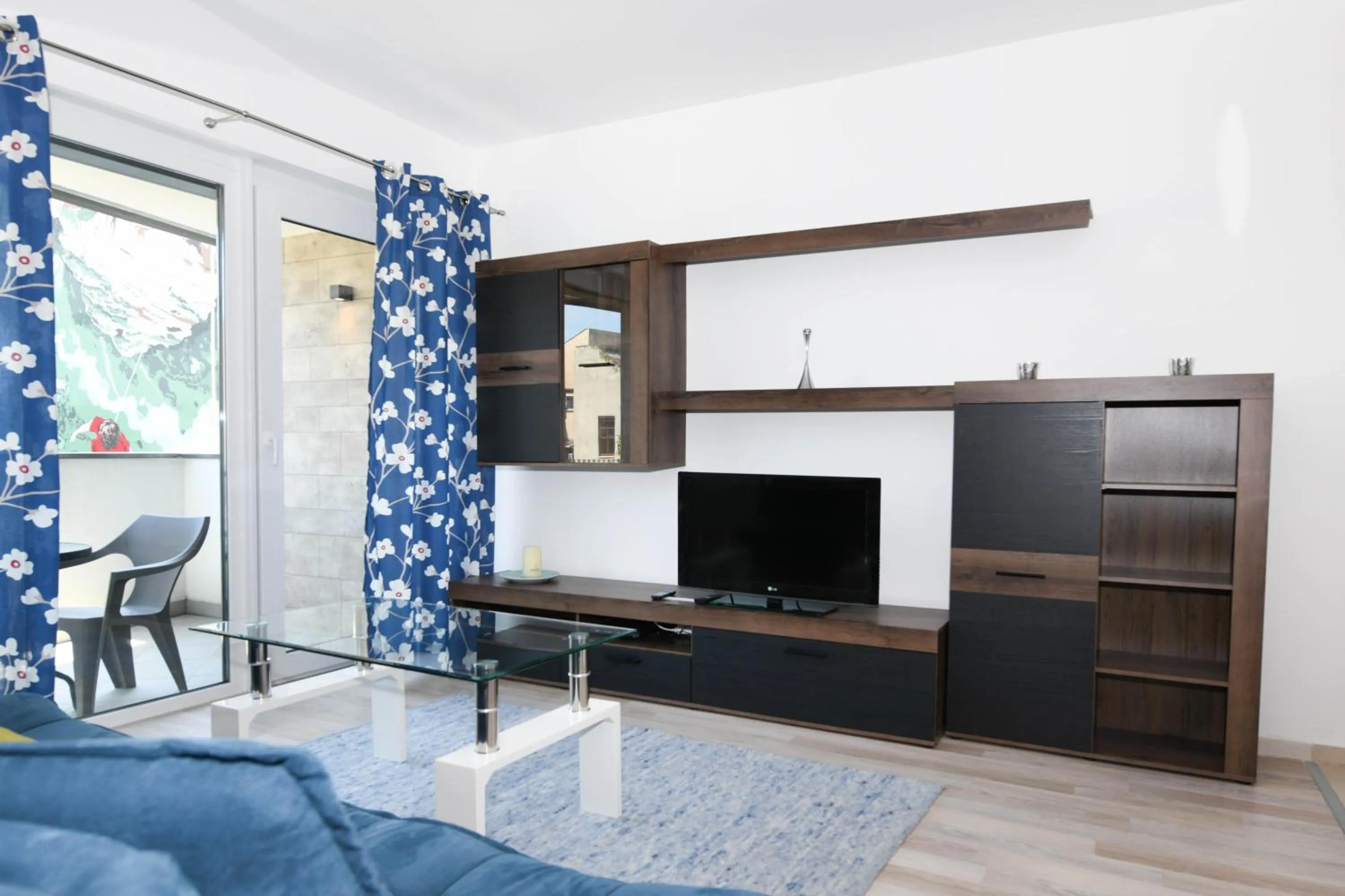 Communal lounge/ TV room in Elisabeth Downtown Apartments by FirstHost