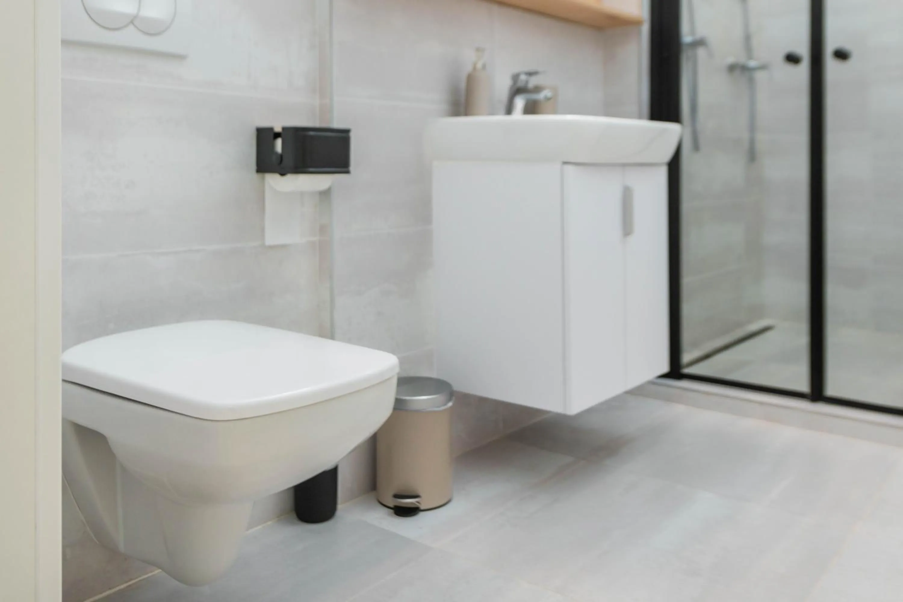 Shower in Elisabeth Downtown Apartments by FirstHost