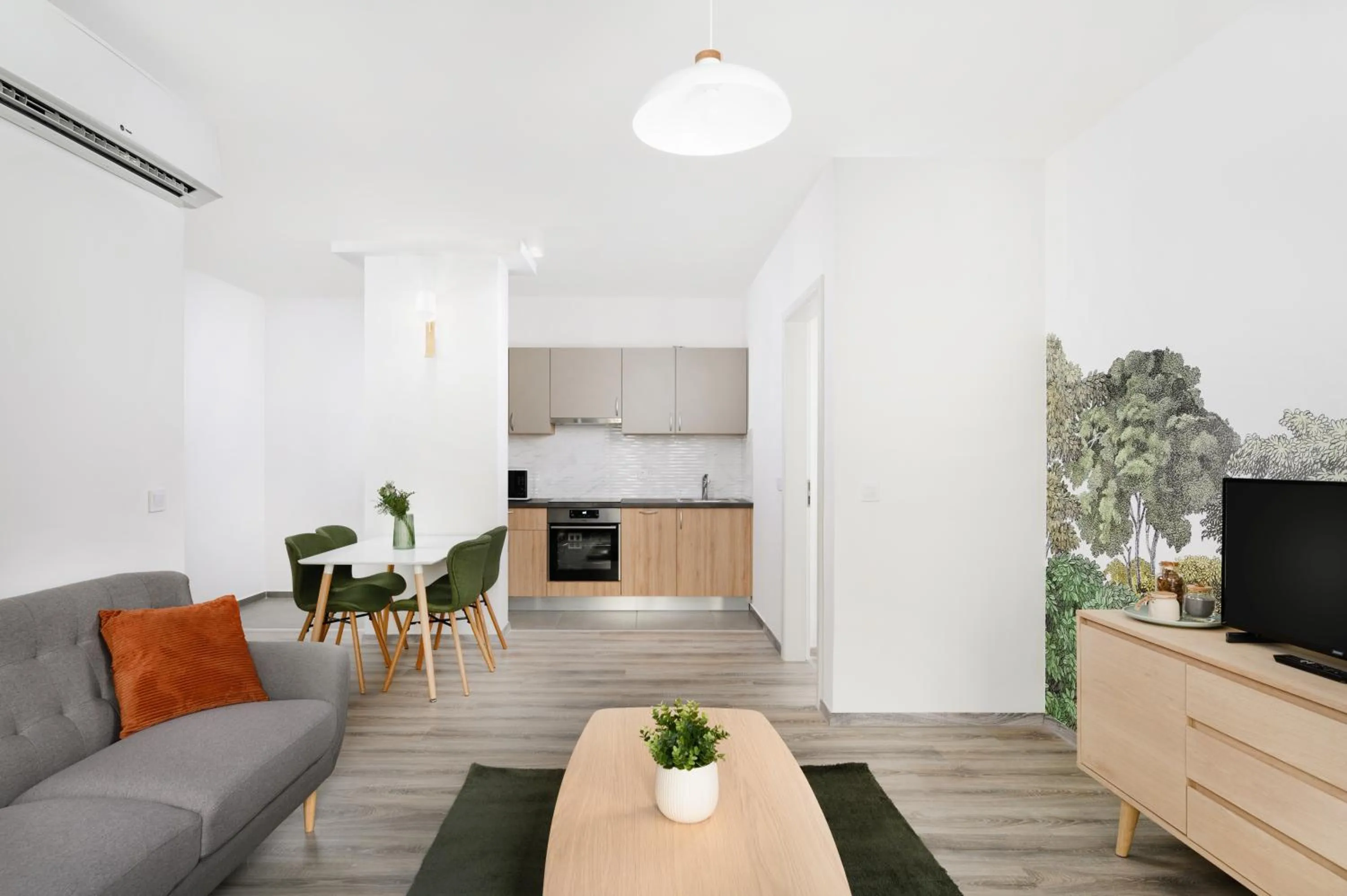 Communal lounge/ TV room in Elisabeth Downtown Apartments by FirstHost