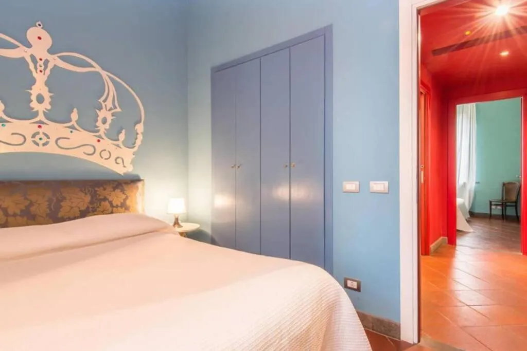 Bed in Campo de Fiori Luxury House