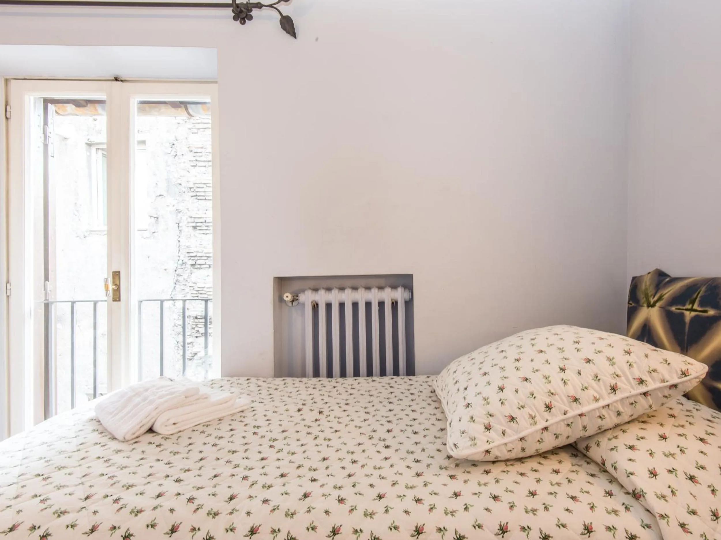 Bed in Campo de Fiori Luxury House