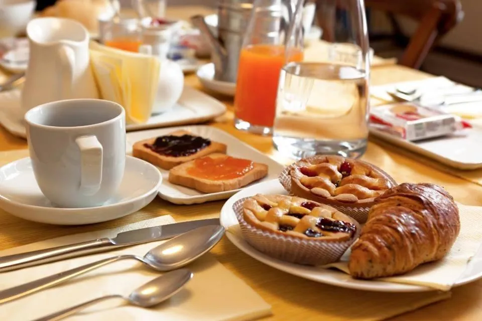 Buffet breakfast in Hotel Parthenius Cirella di Diamante