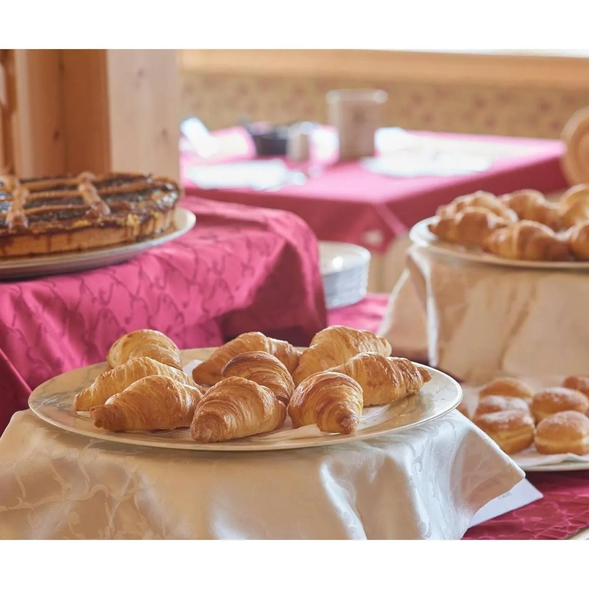 Buffet breakfast in Hotel Parthenius Cirella di Diamante