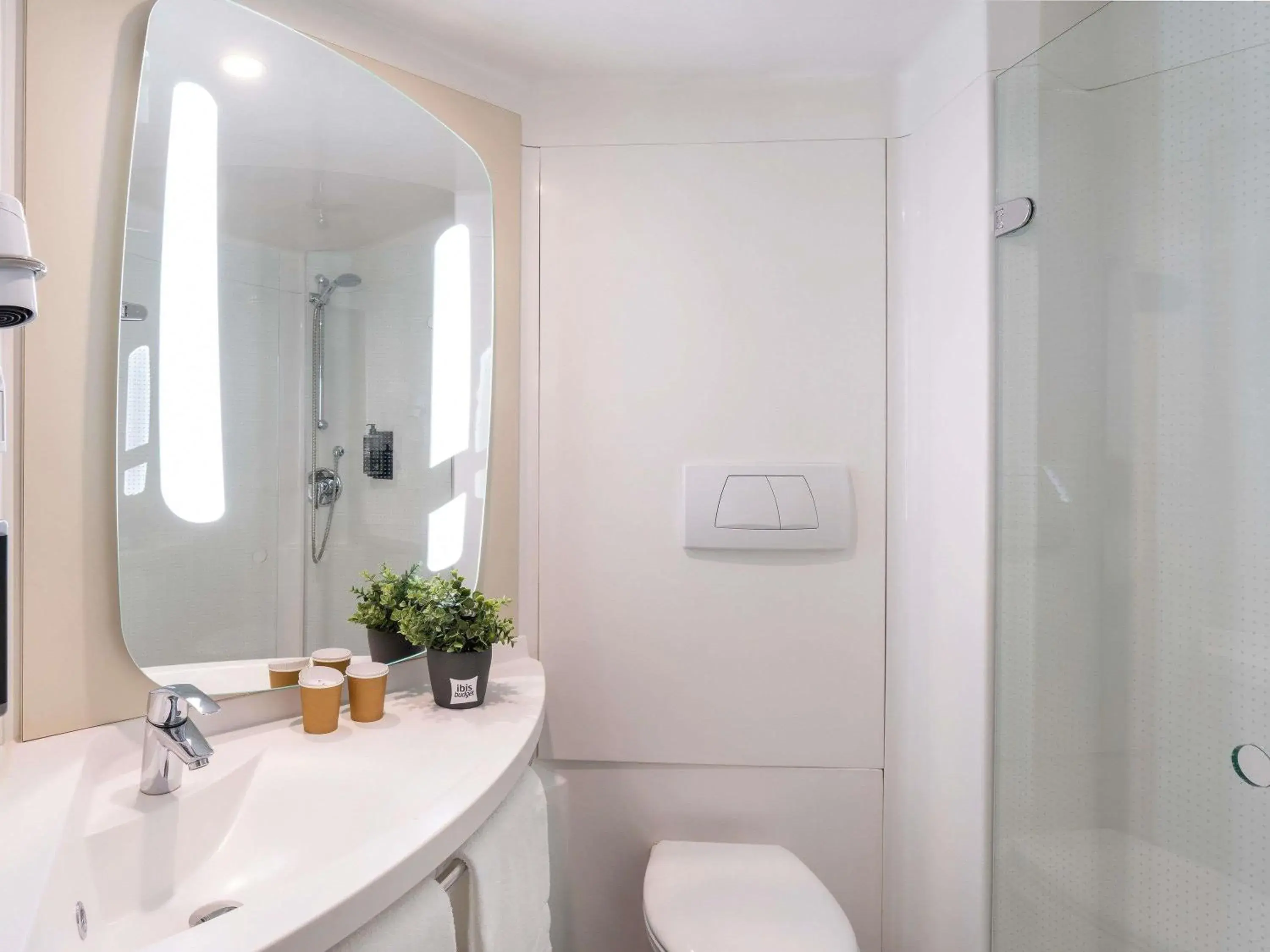 Double Room with Extra Bed in Ibis Budget Barcelona Sant Andreu De La Barca Double Room with Extra Bed in Ibis Budget Barcelona Sant Andreu De La Barca