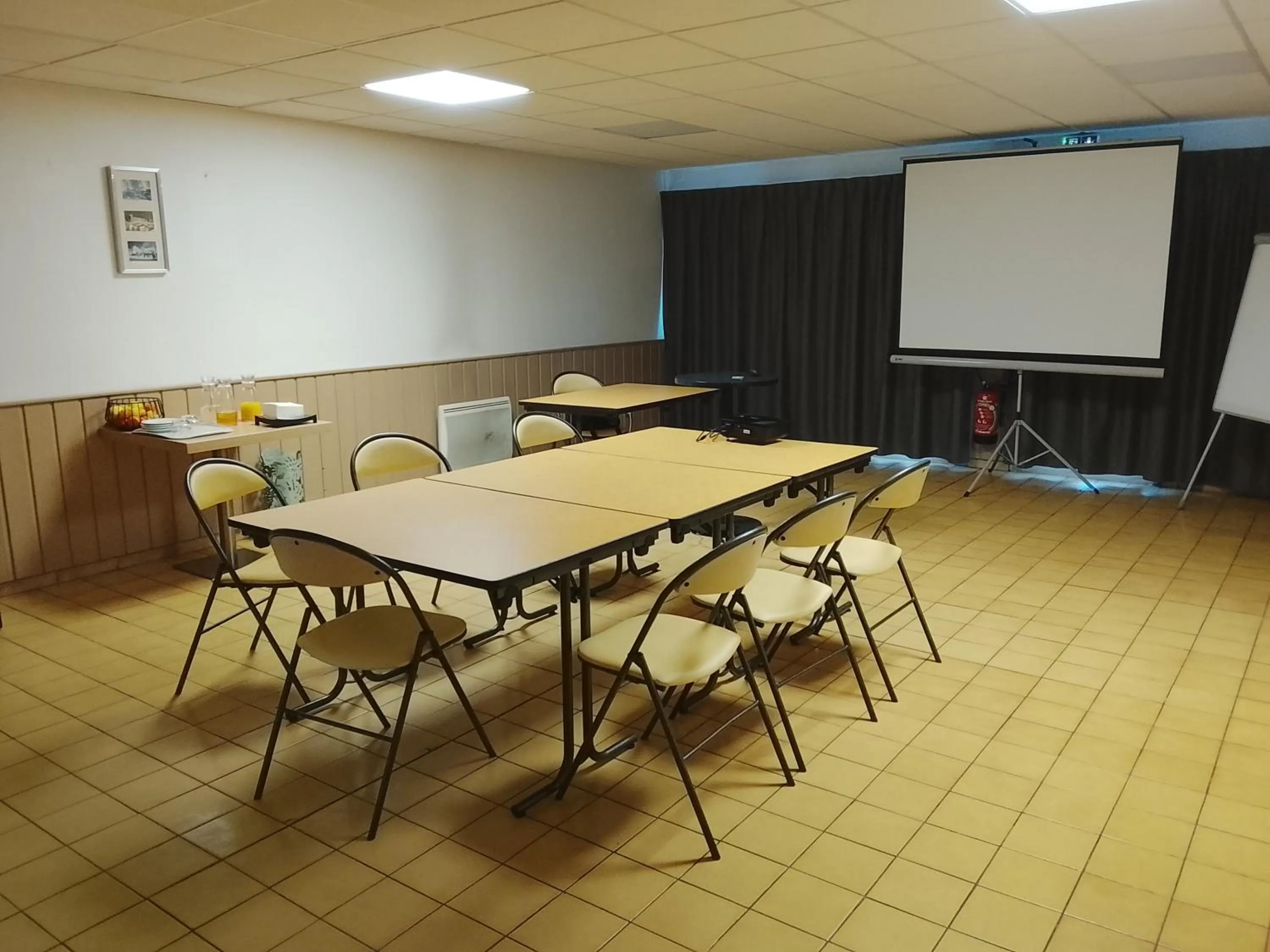 Meeting/conference room in Comfort Hotel Linas - Montlhery