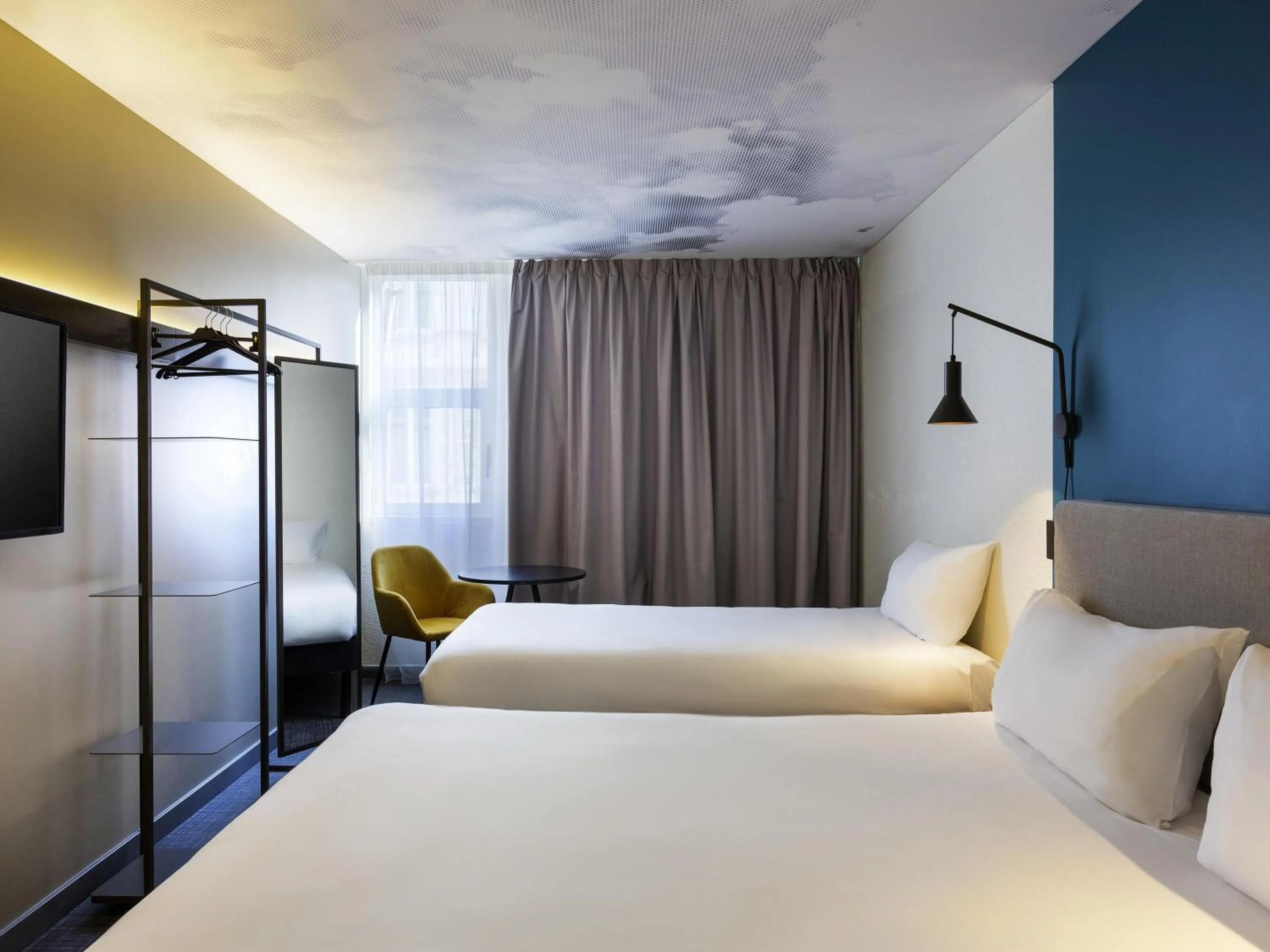 Bedroom, Bed in Ibis Marseille Centre Prefecture