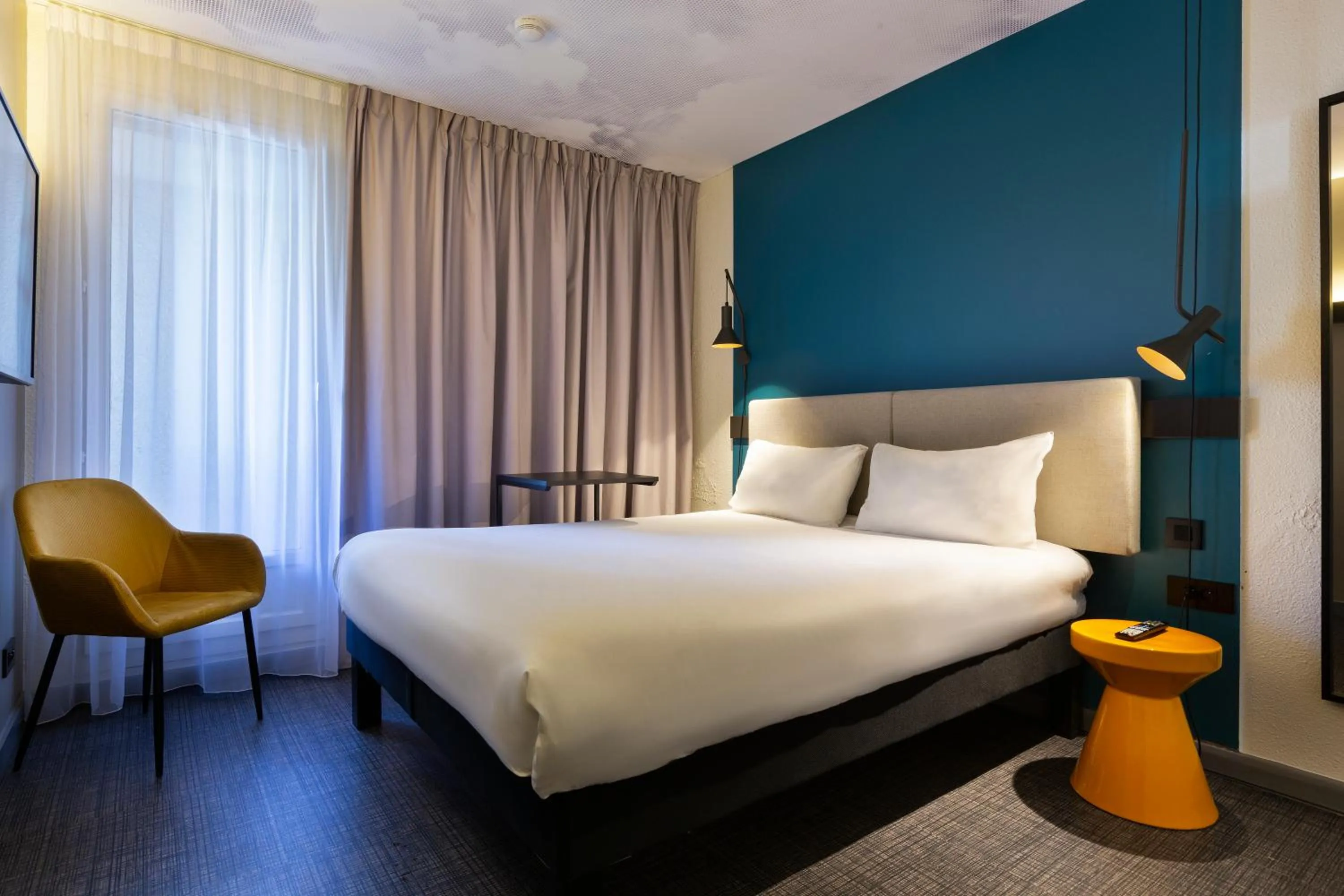 Bed in Ibis Marseille Centre Prefecture