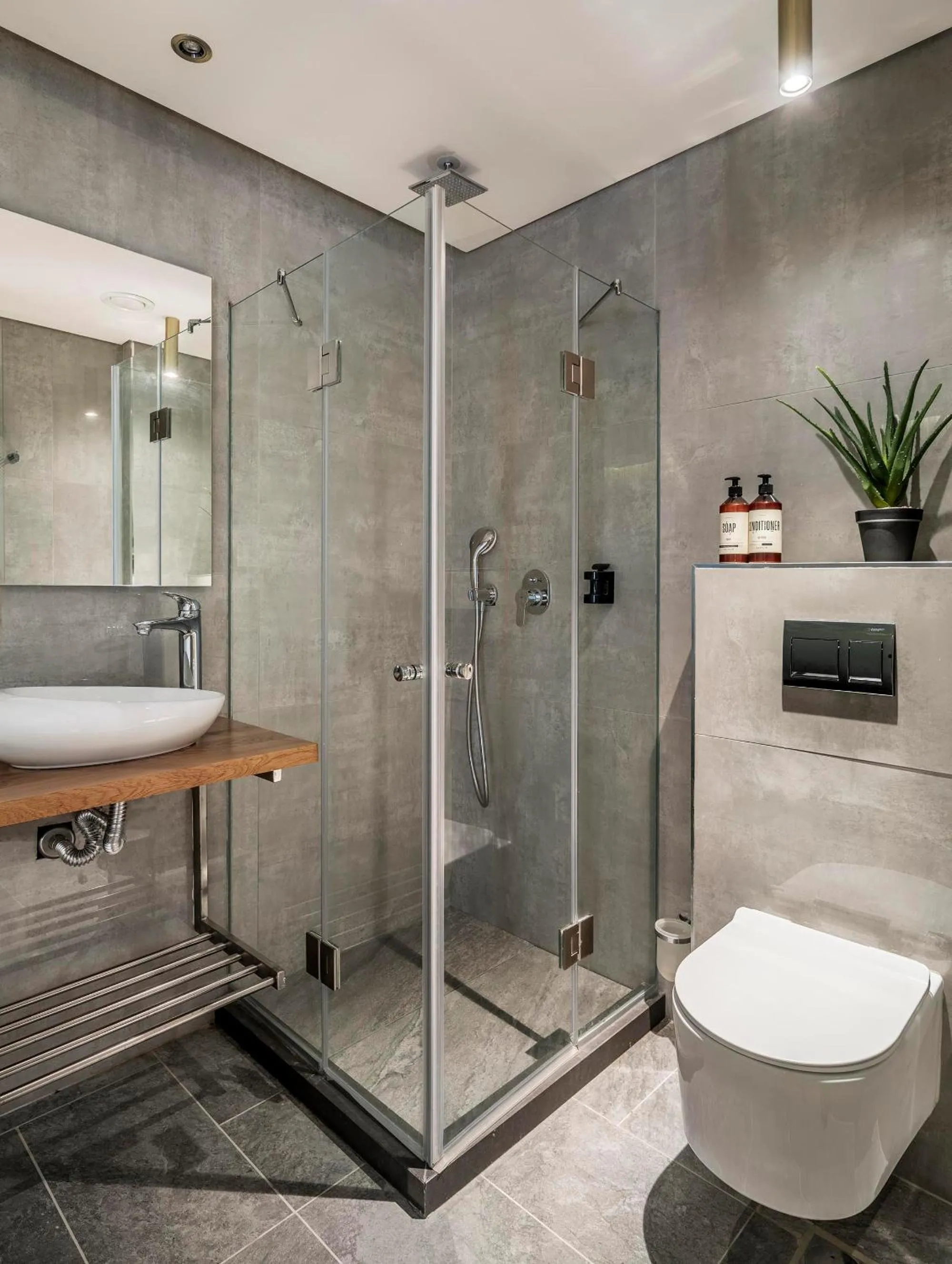 Bathroom in Jo Shtibel Tel-Aviv