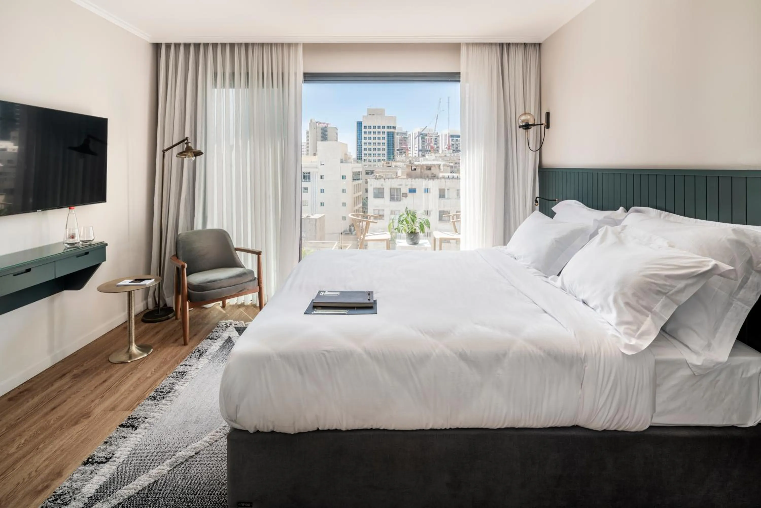 Bed in Jo Shtibel Tel-Aviv