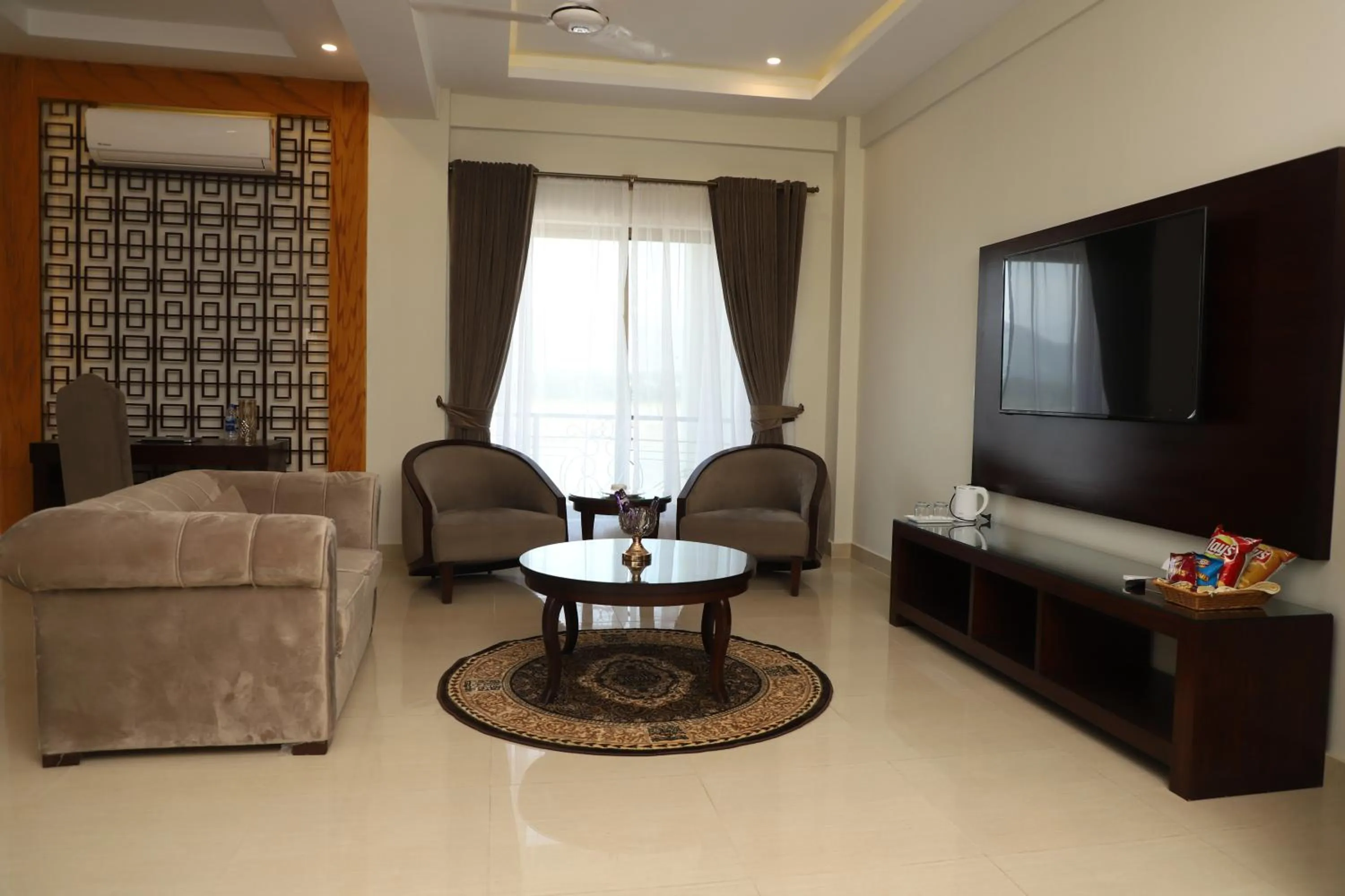 Lounge or bar in Swat Palace Hotel By Northin