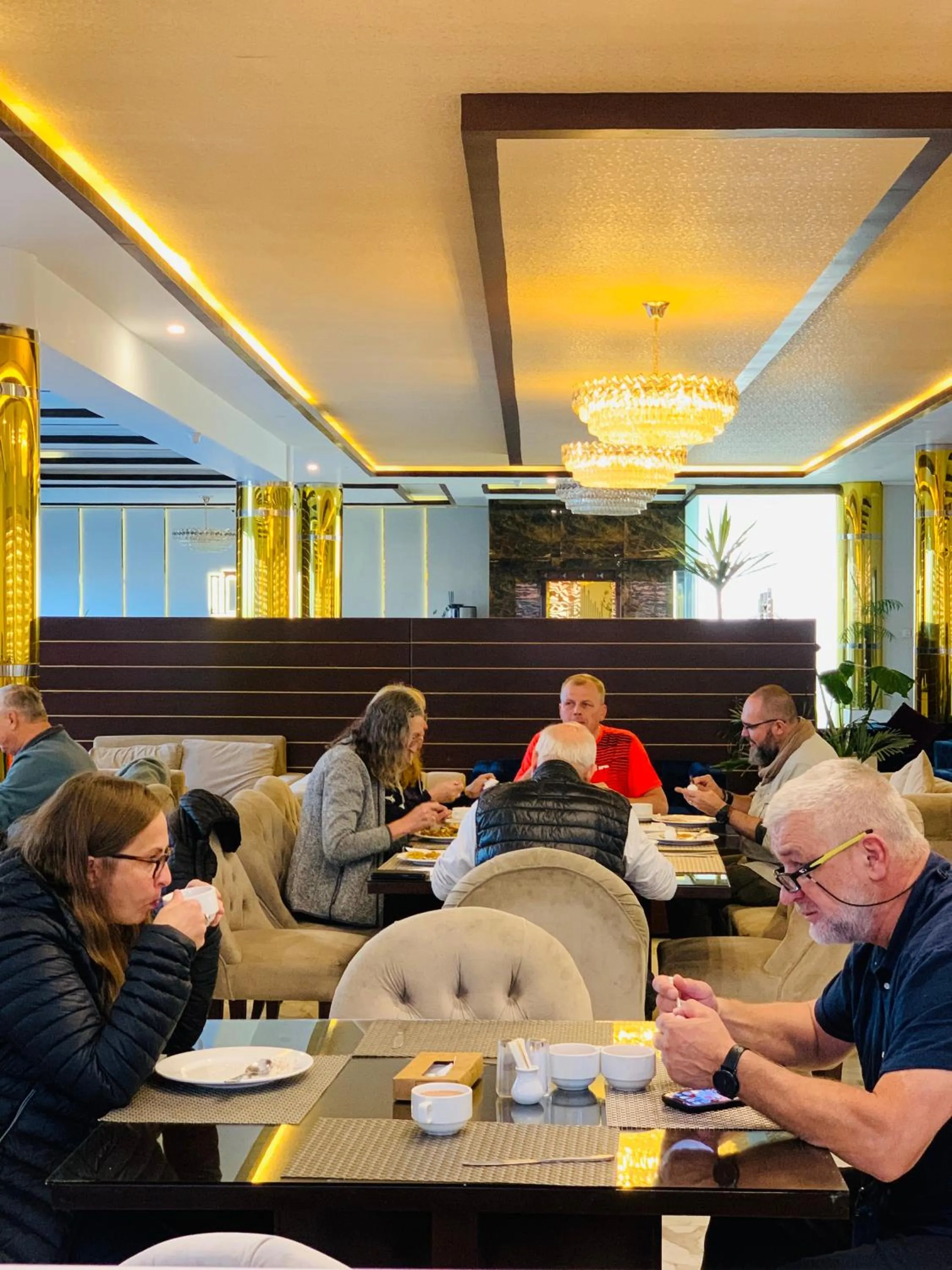 Restaurant/places to eat in Swat Palace Hotel By Northin