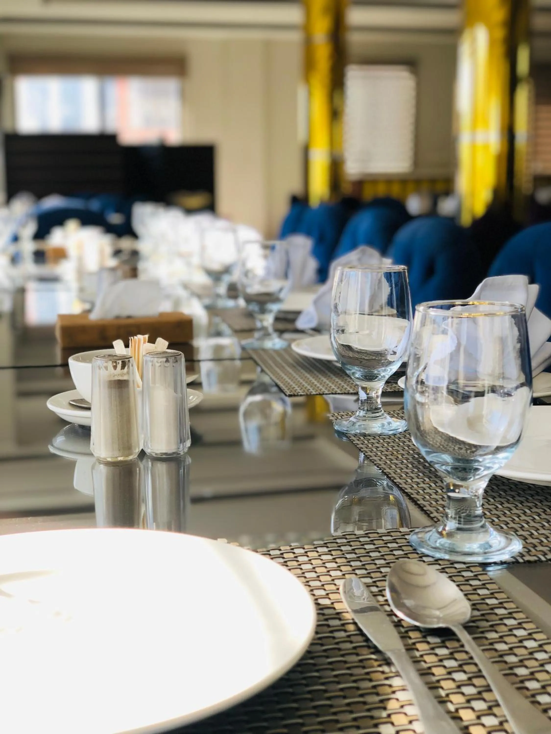 Restaurant/places to eat in Swat Palace Hotel By Northin