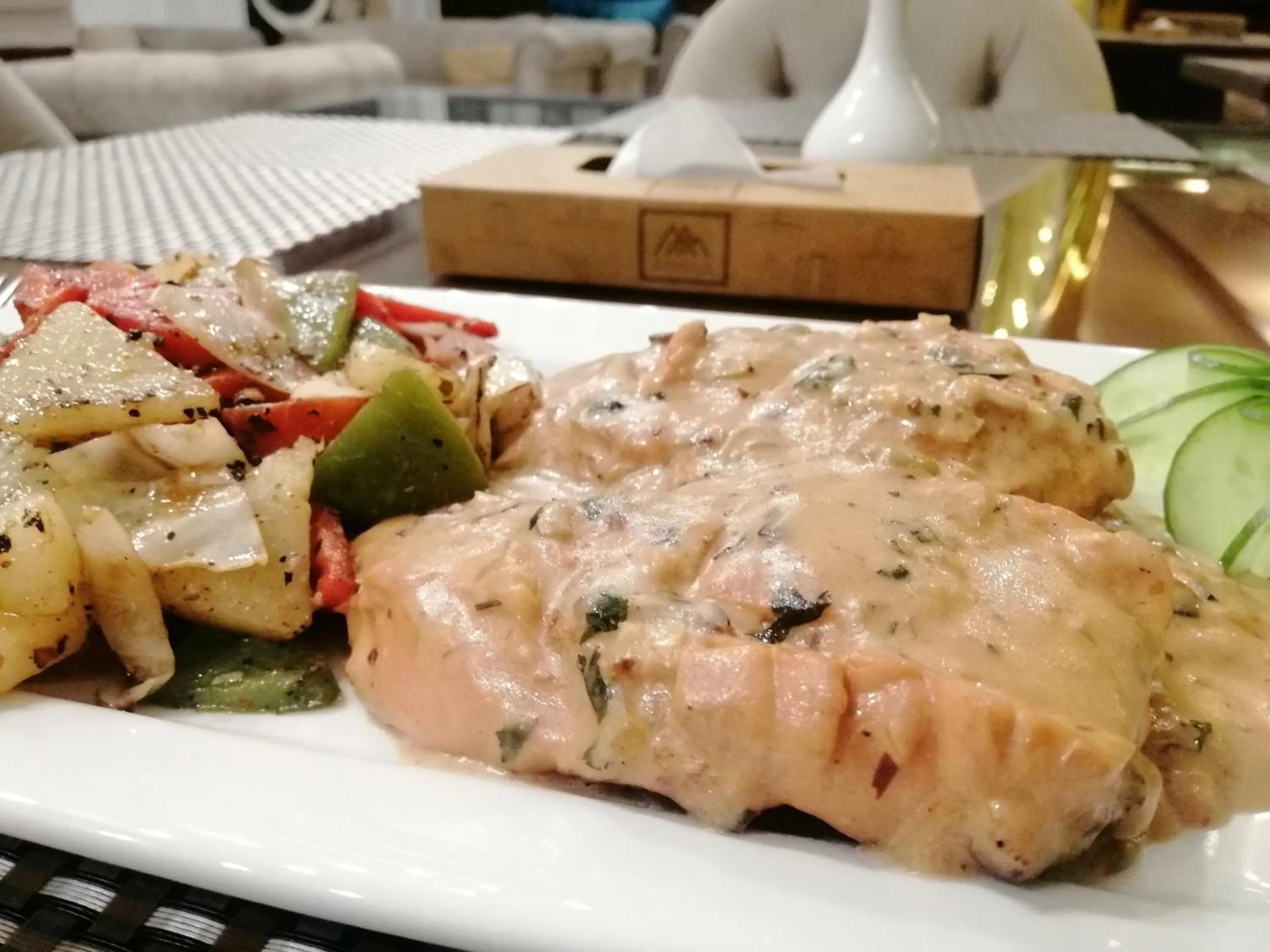 Restaurant/places to eat in Swat Palace Hotel By Northin