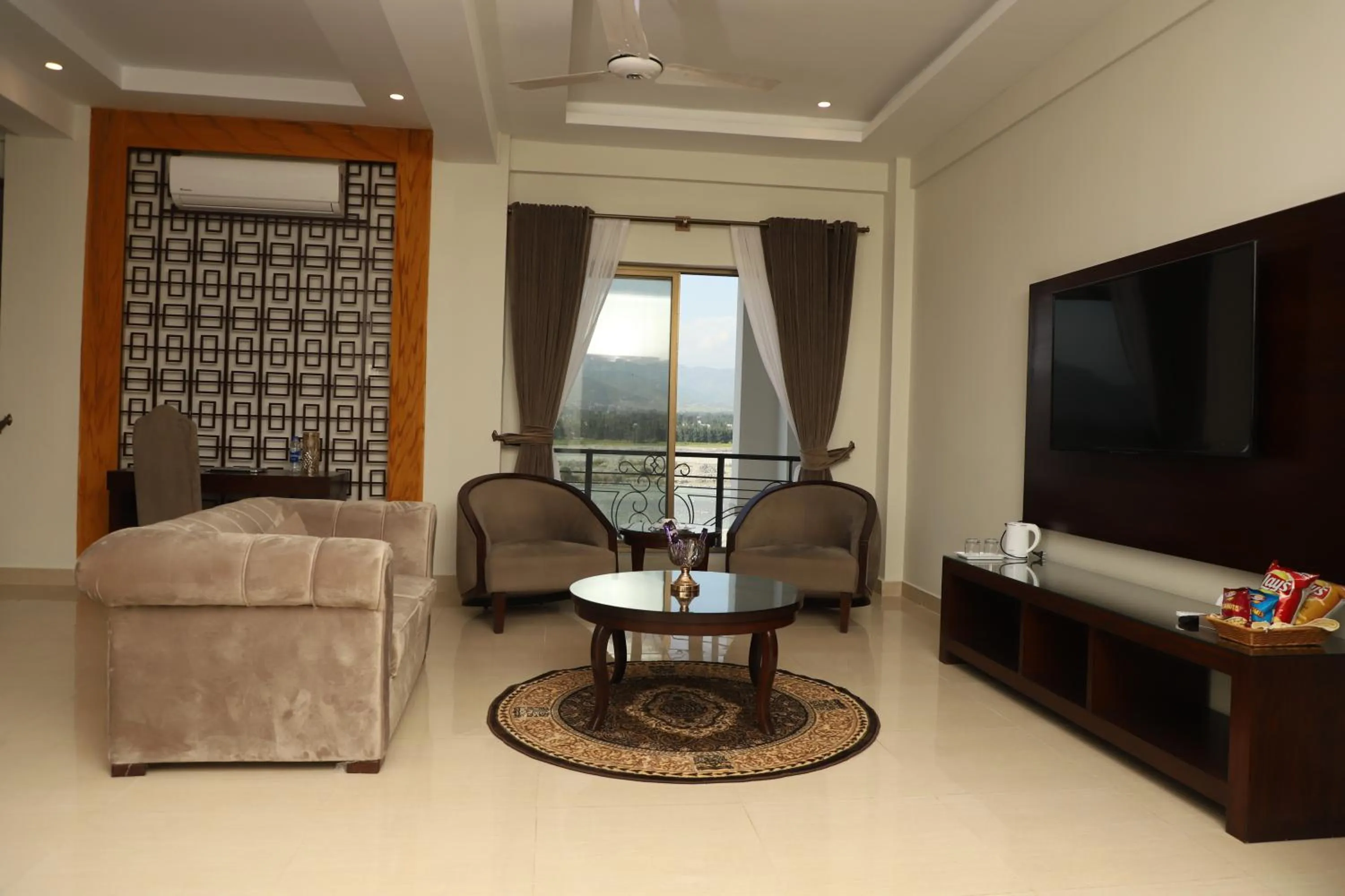 Lounge or bar in Swat Palace Hotel By Northin