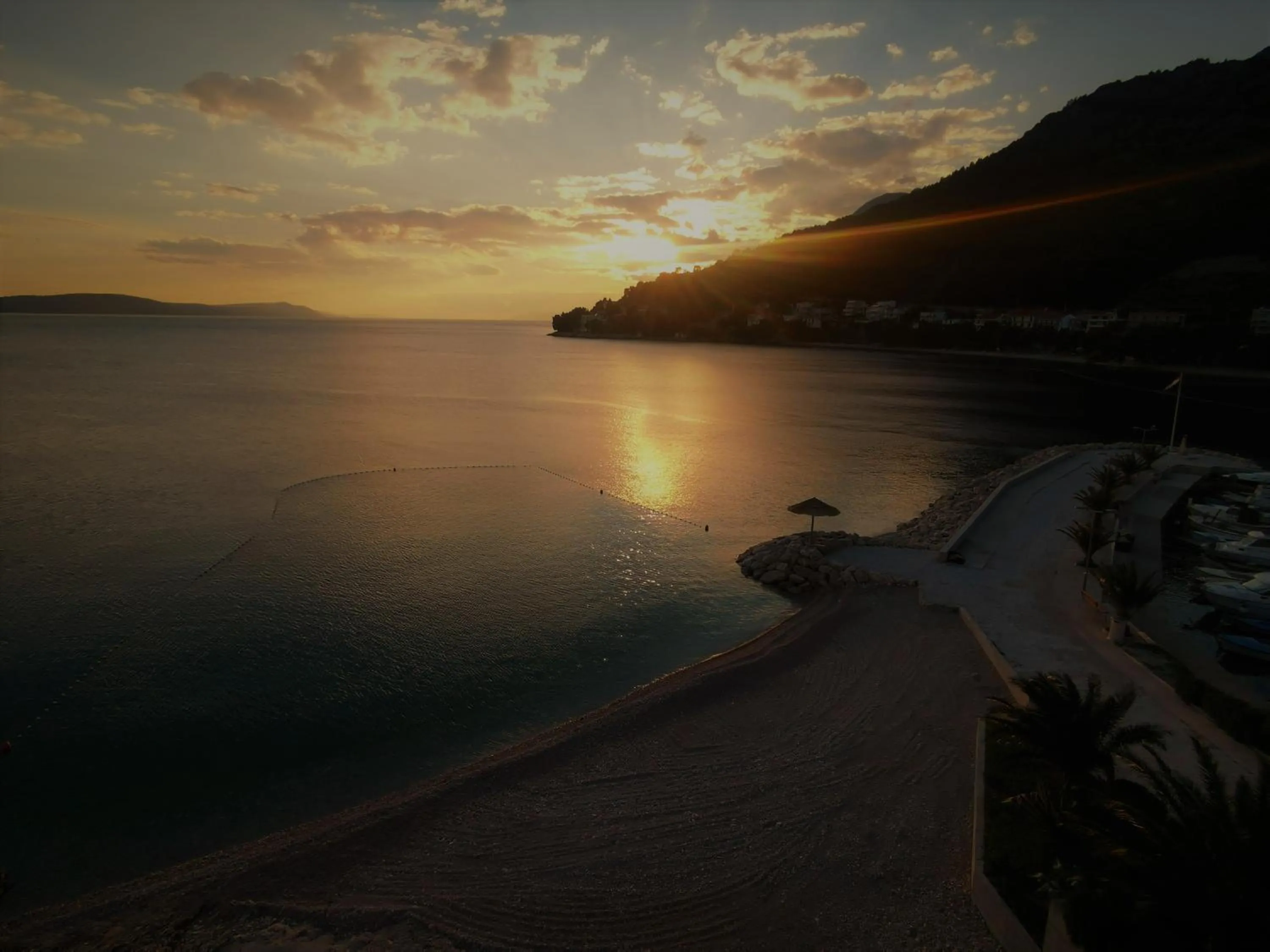 Beach in Apartmani Divić