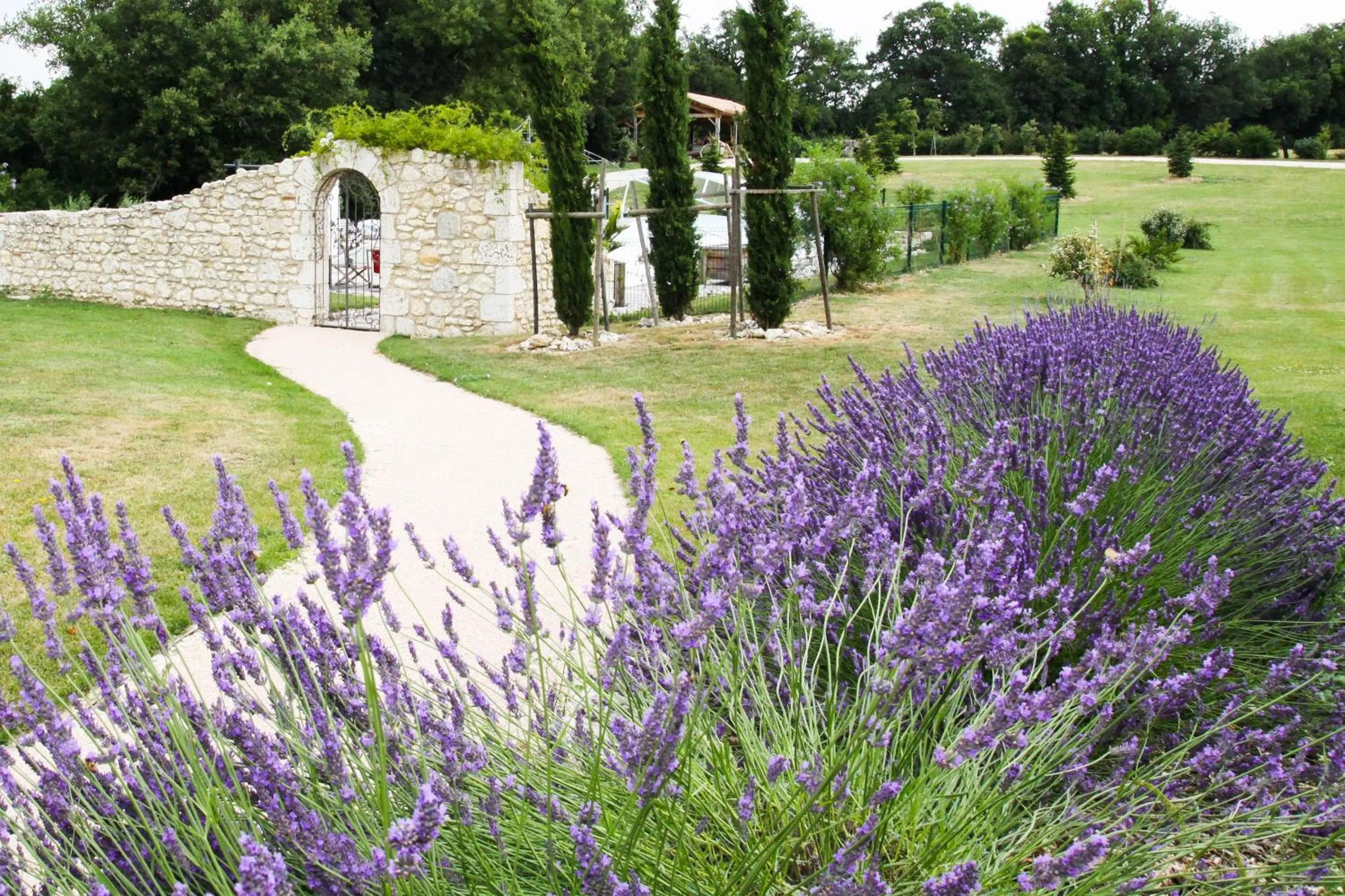 Facade/entrance in Chambres d'hôtes Domaine de Nazère