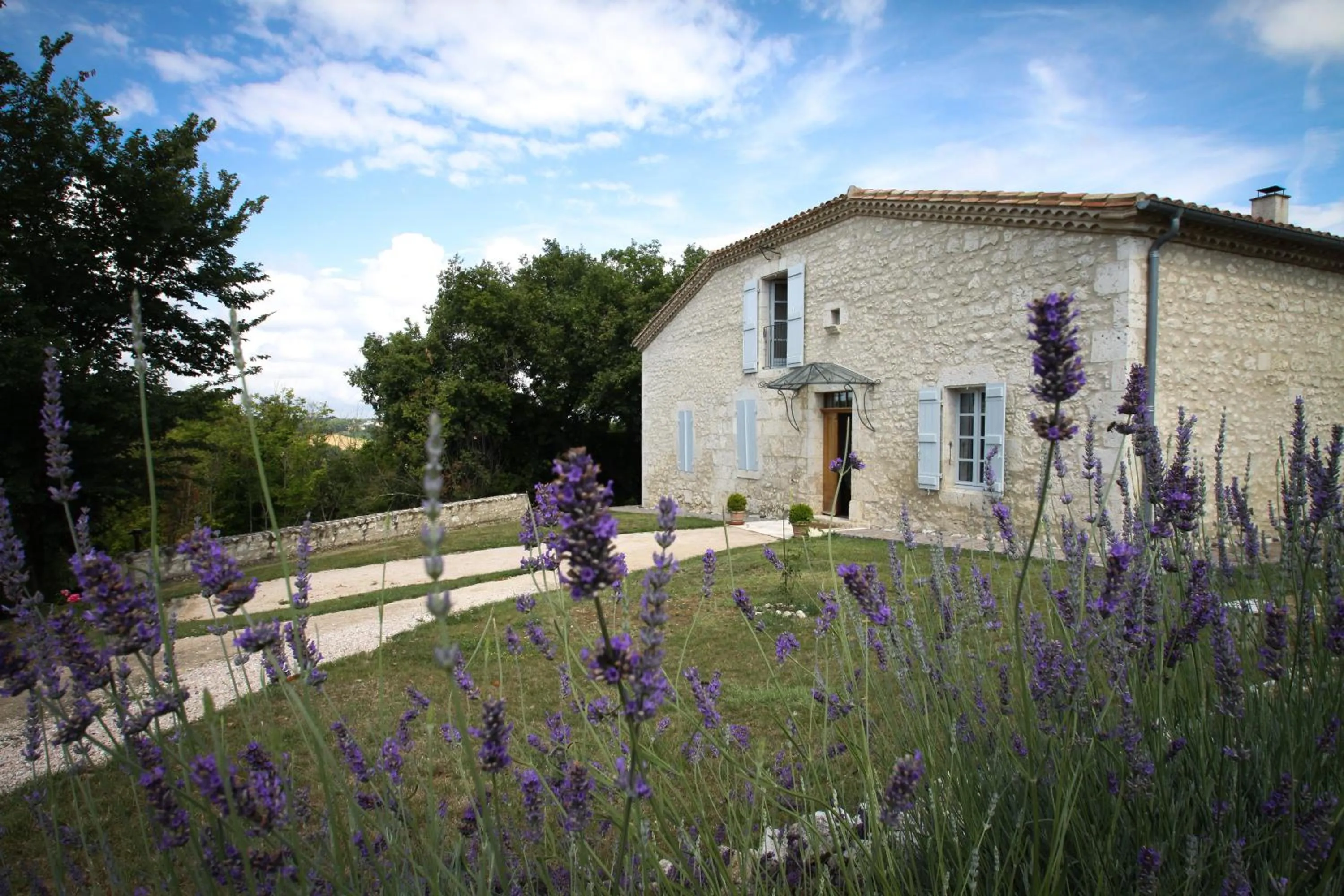 Facade/entrance in Chambres d'hôtes Domaine de Nazère