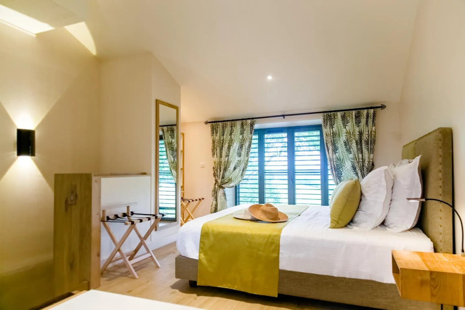 Bed in Chambres d'hôtes Domaine de Nazère