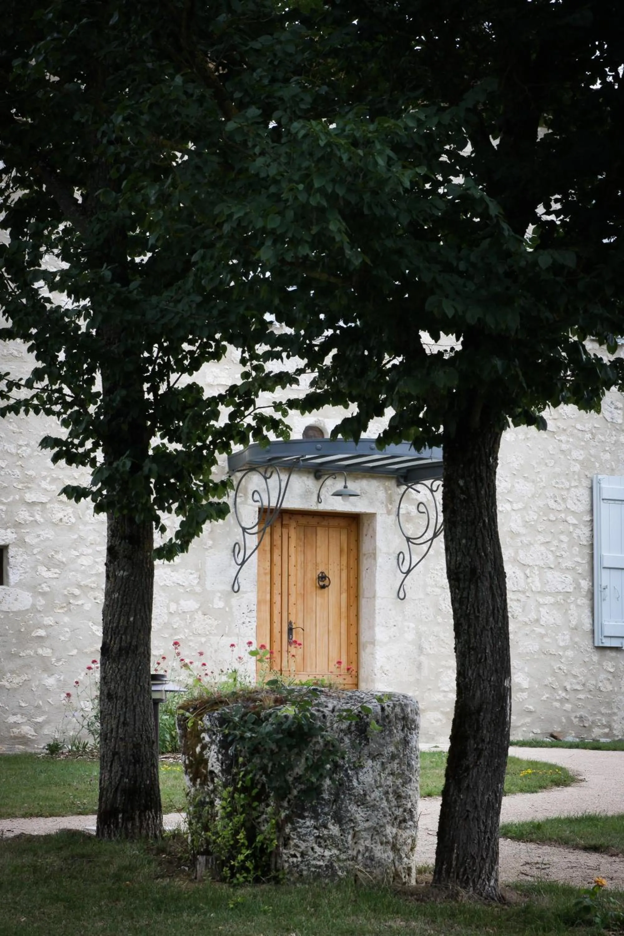 Facade/entrance in Chambres d'hôtes Domaine de Nazère