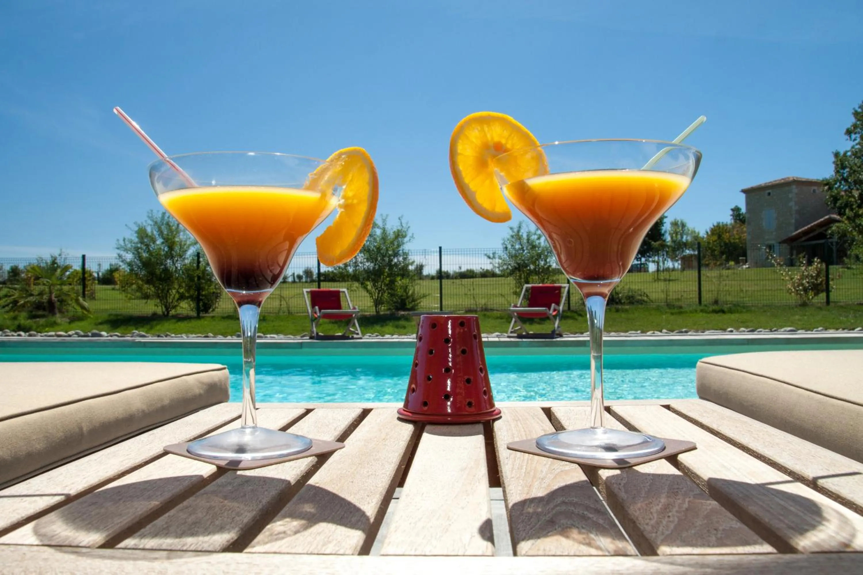 Swimming pool in Chambres d'hôtes Domaine de Nazère
