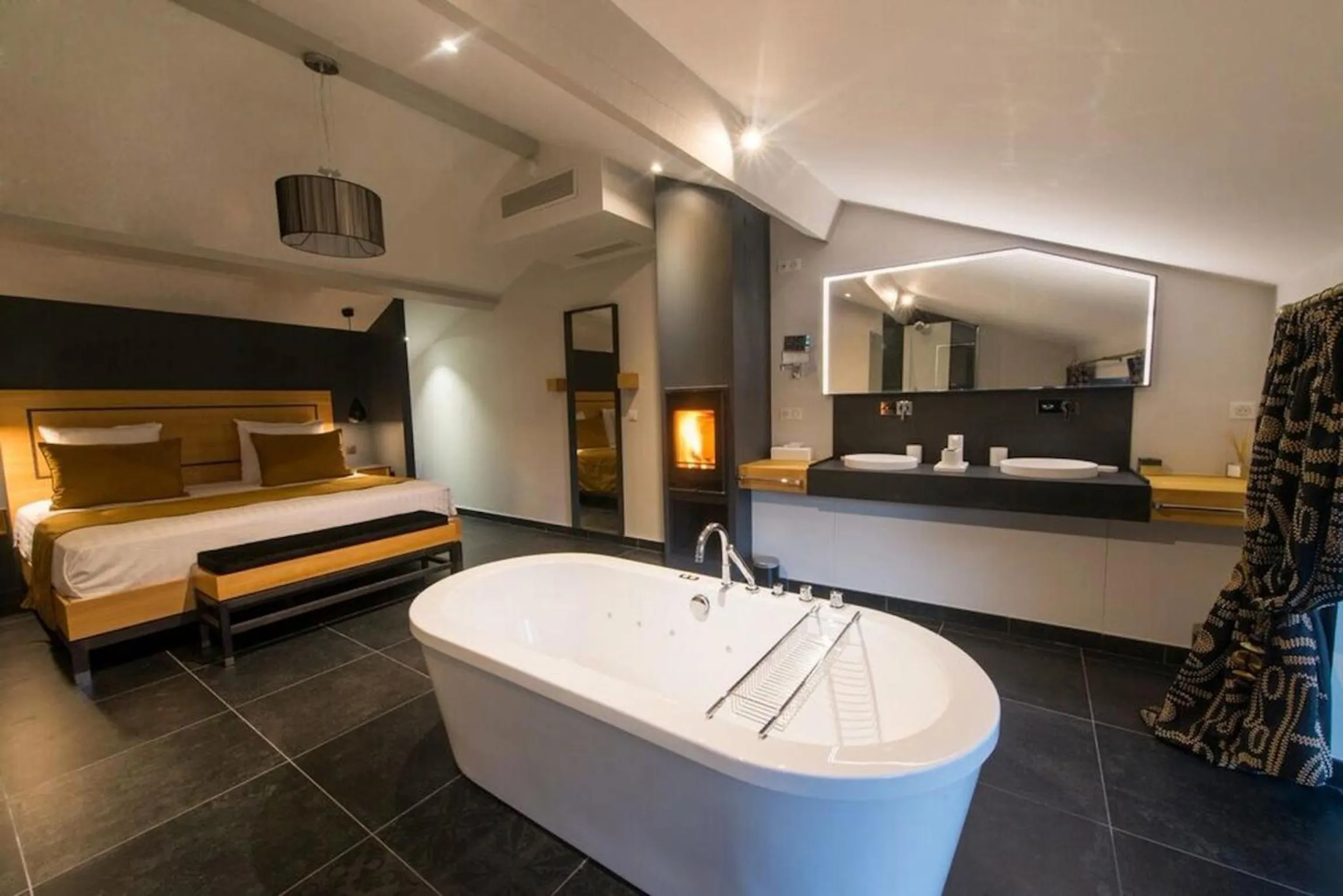 Bedroom, Bed in Chambres d'hôtes Domaine de Nazère