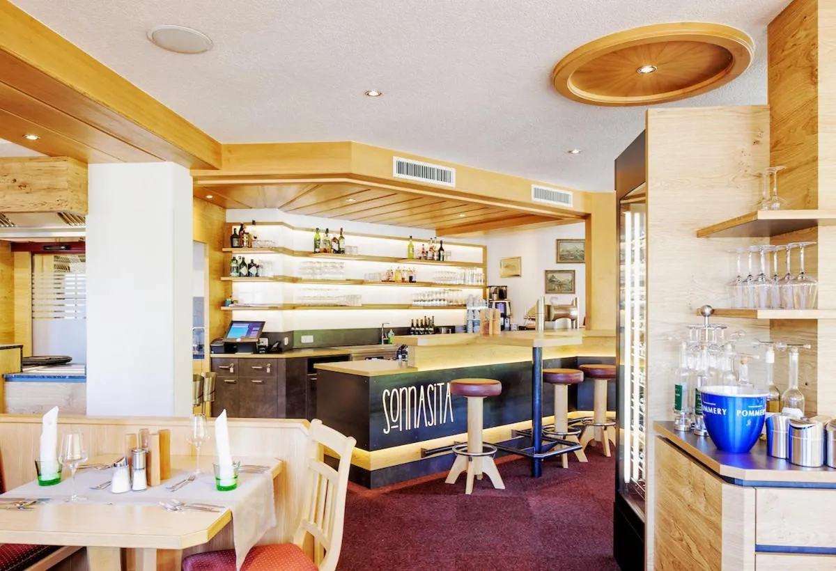 Restaurant/places to eat in Natur-Genuss-Hotel Sonnasita