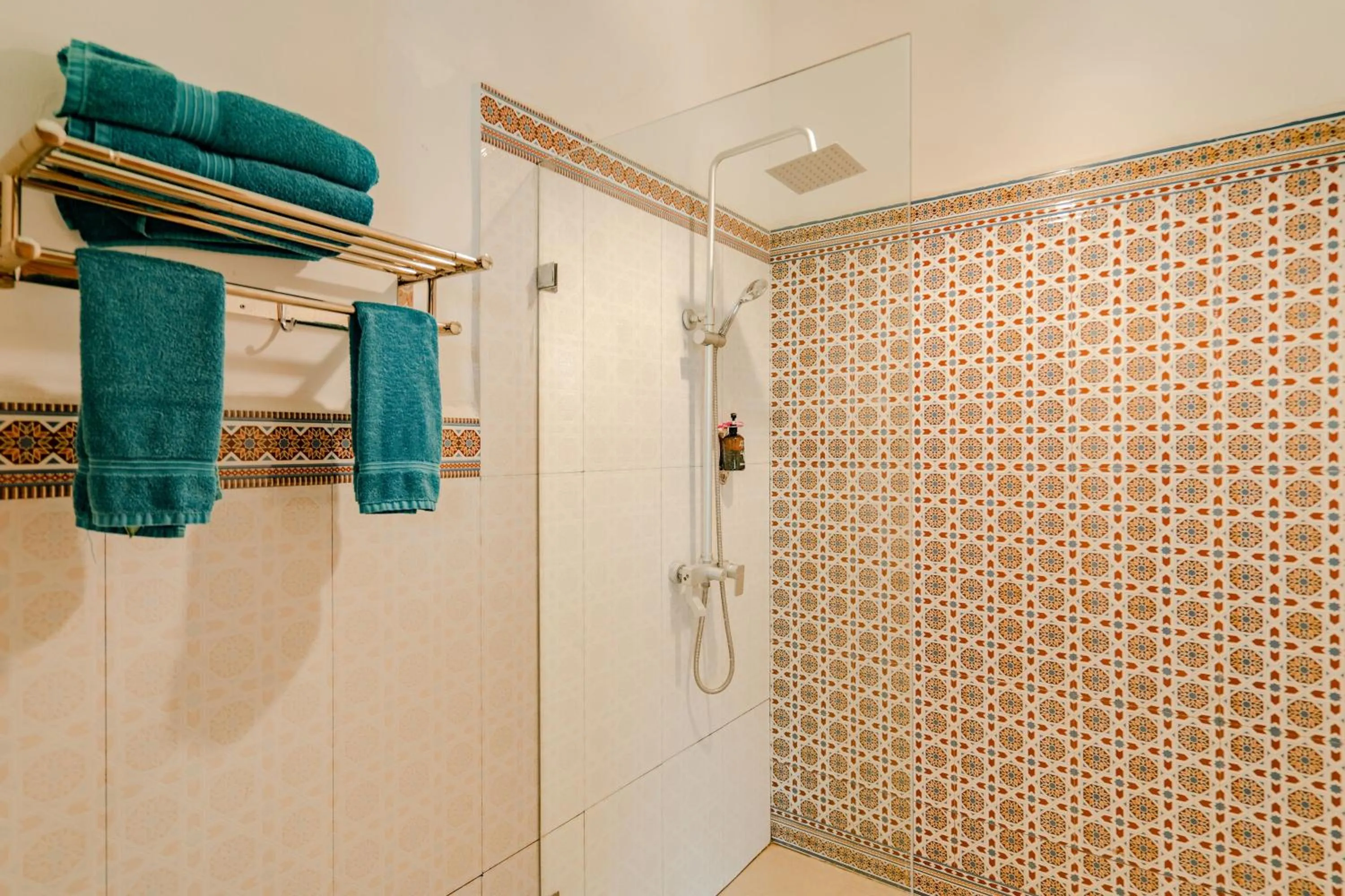 Shower in Kendwa Rocks Hotel