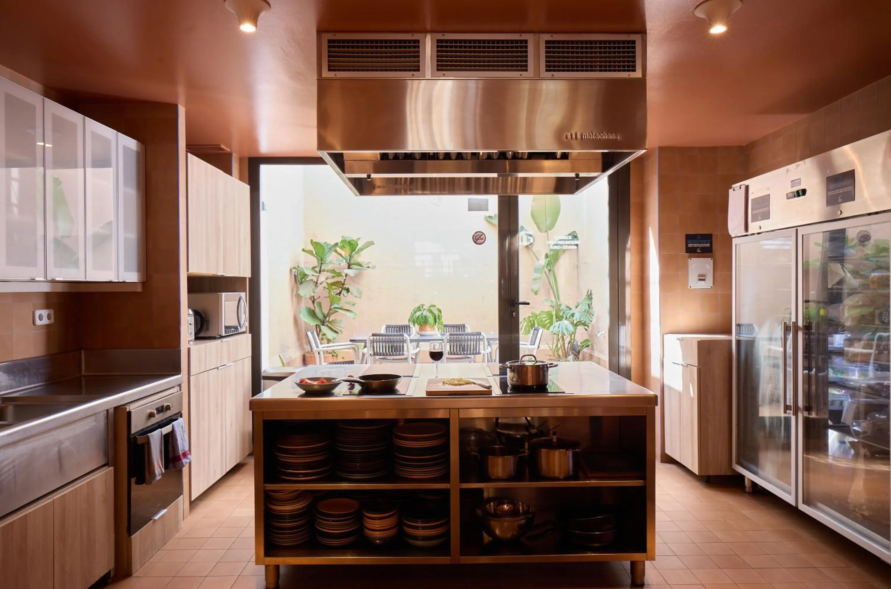 kitchen in Latroupe Poblenou Beach