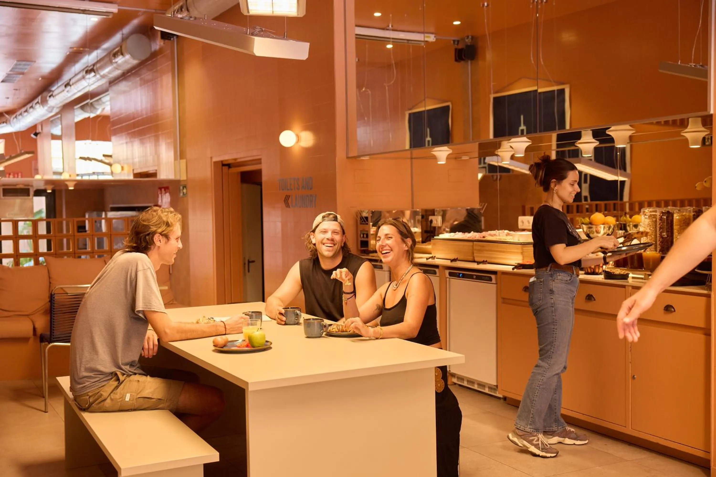 Breakfast in Latroupe Poblenou Beach