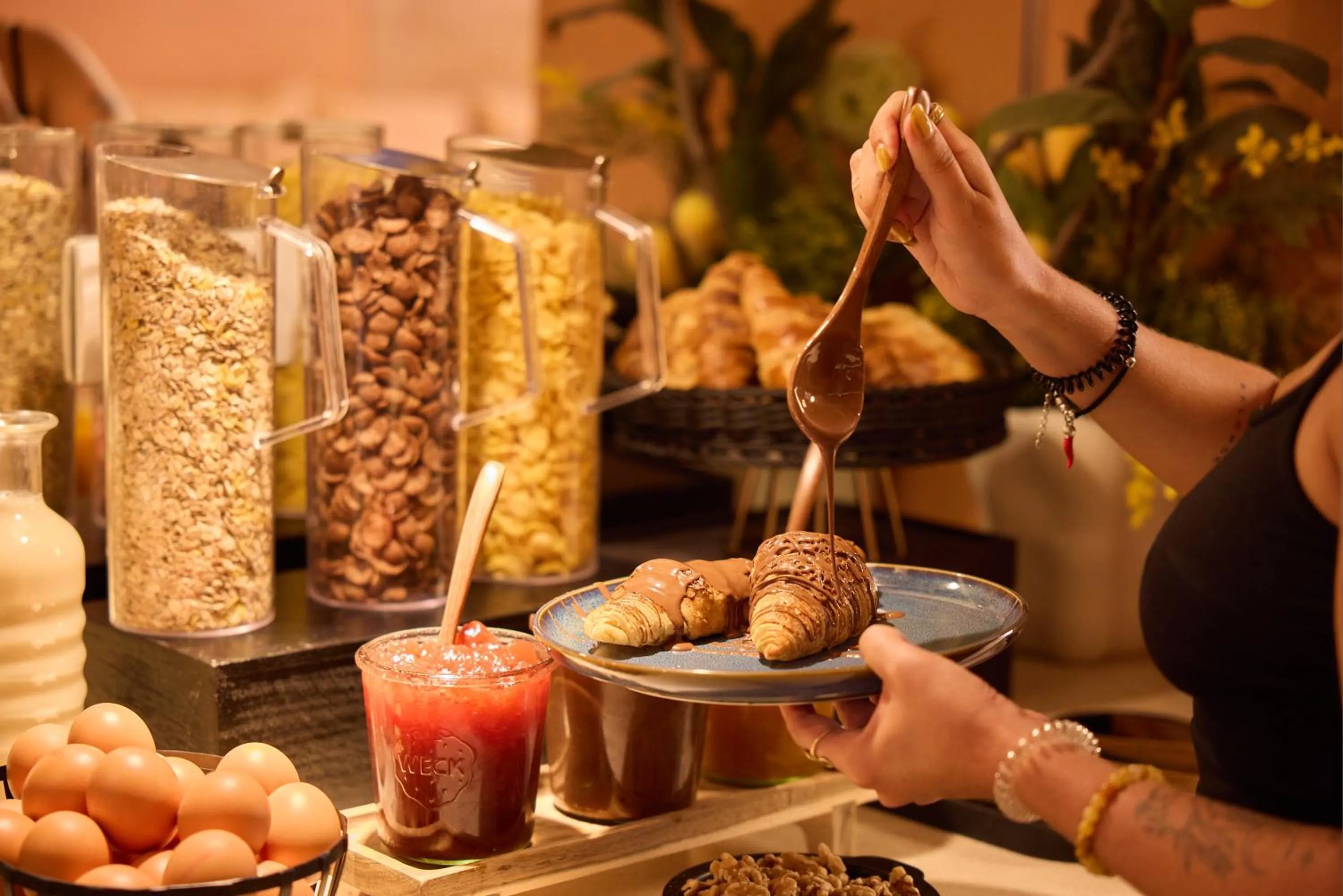 Breakfast in Latroupe Poblenou Beach