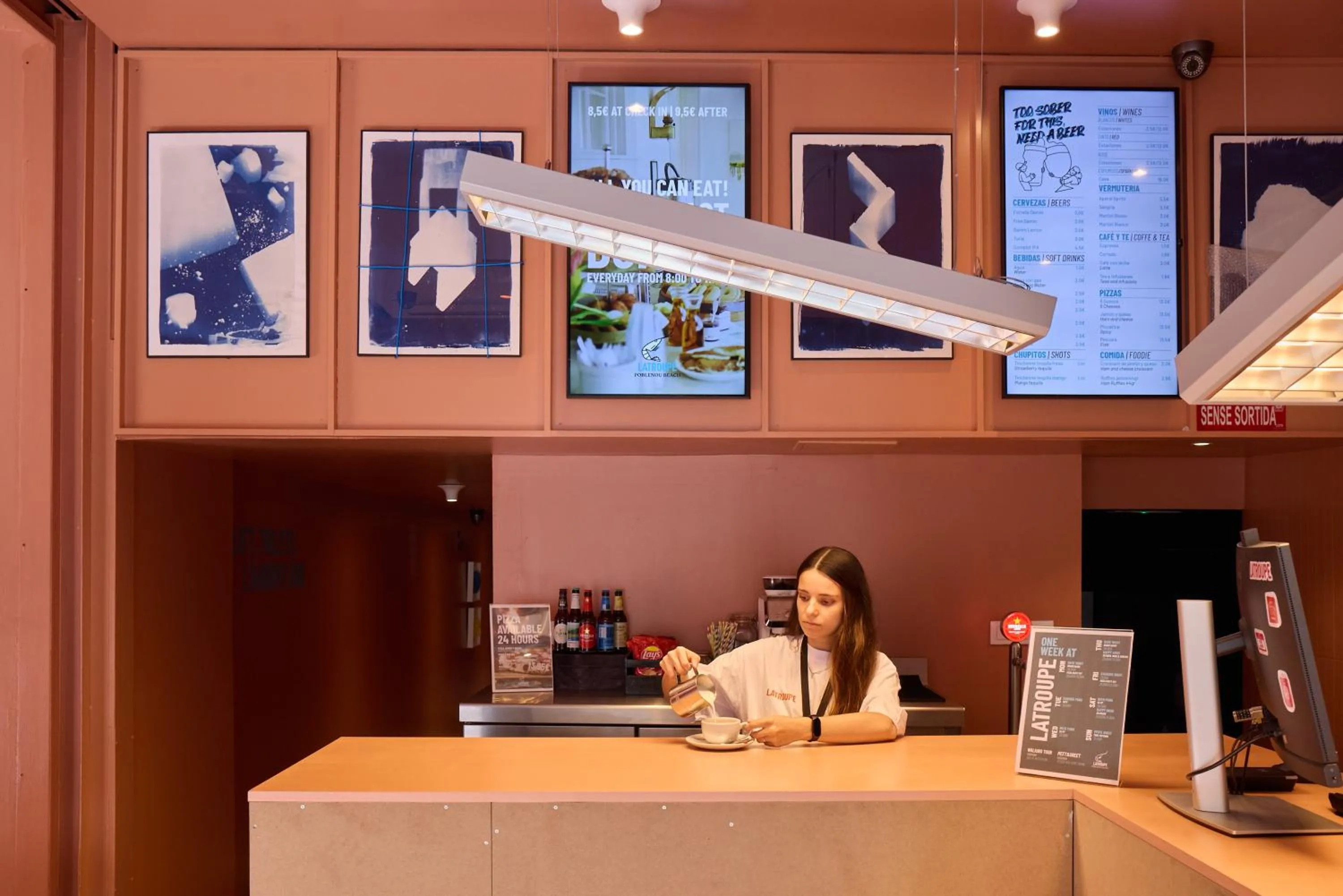 Lobby or reception in Latroupe Poblenou Beach