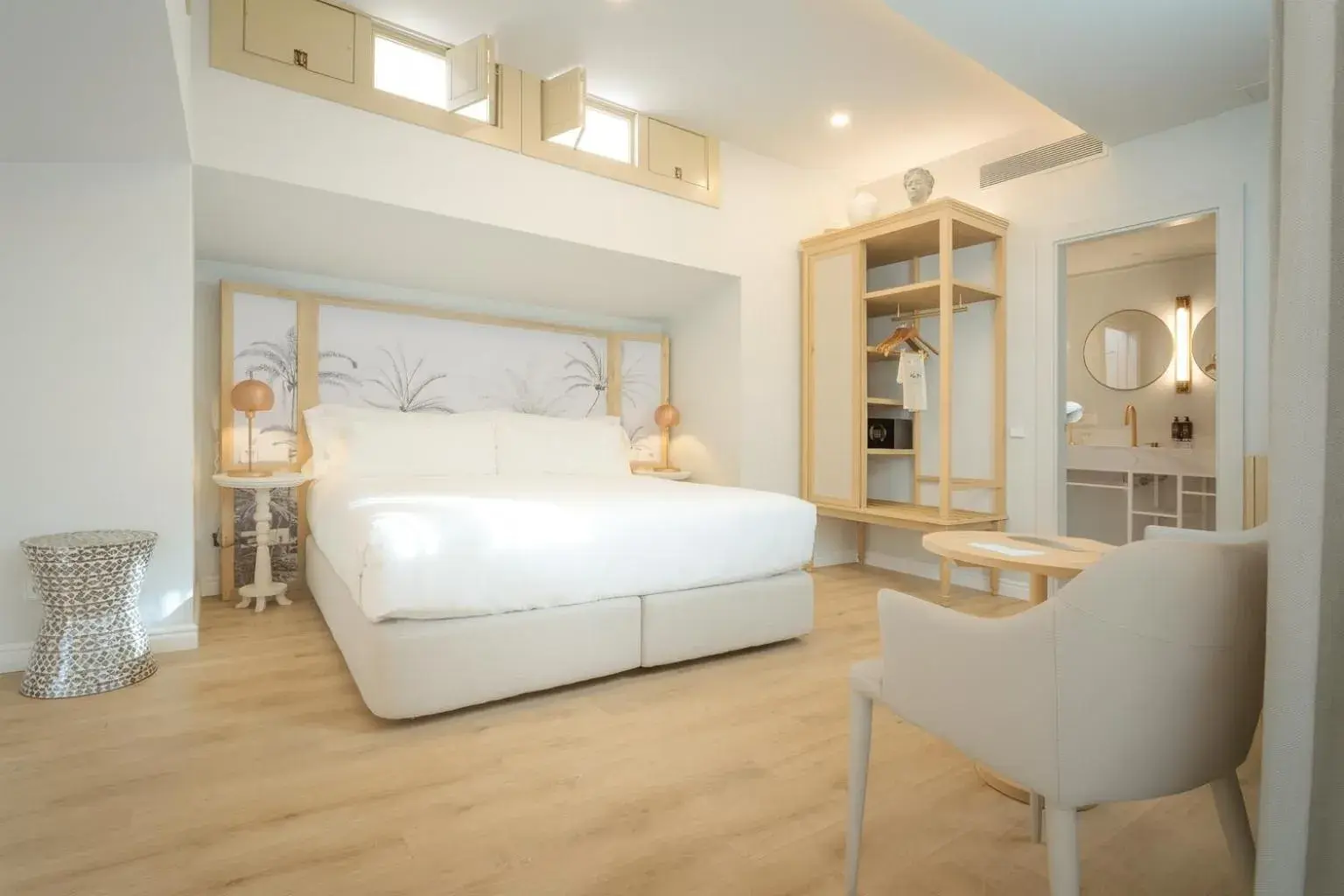 Junior Suite with Bathtub in ICON Malabar Junior Suite with Bathtub in ICON Malabar