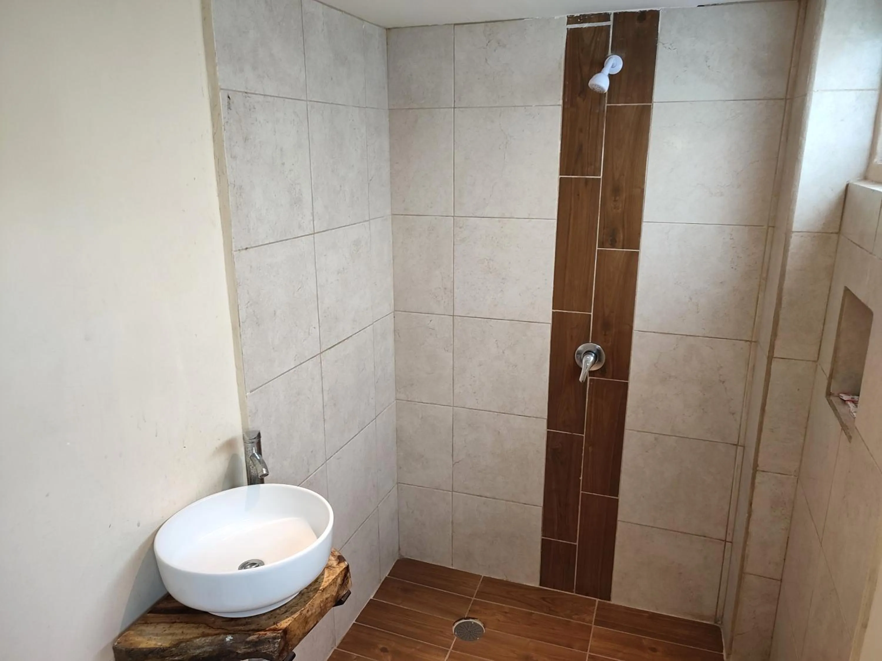 Shower in Ashly Boulevard