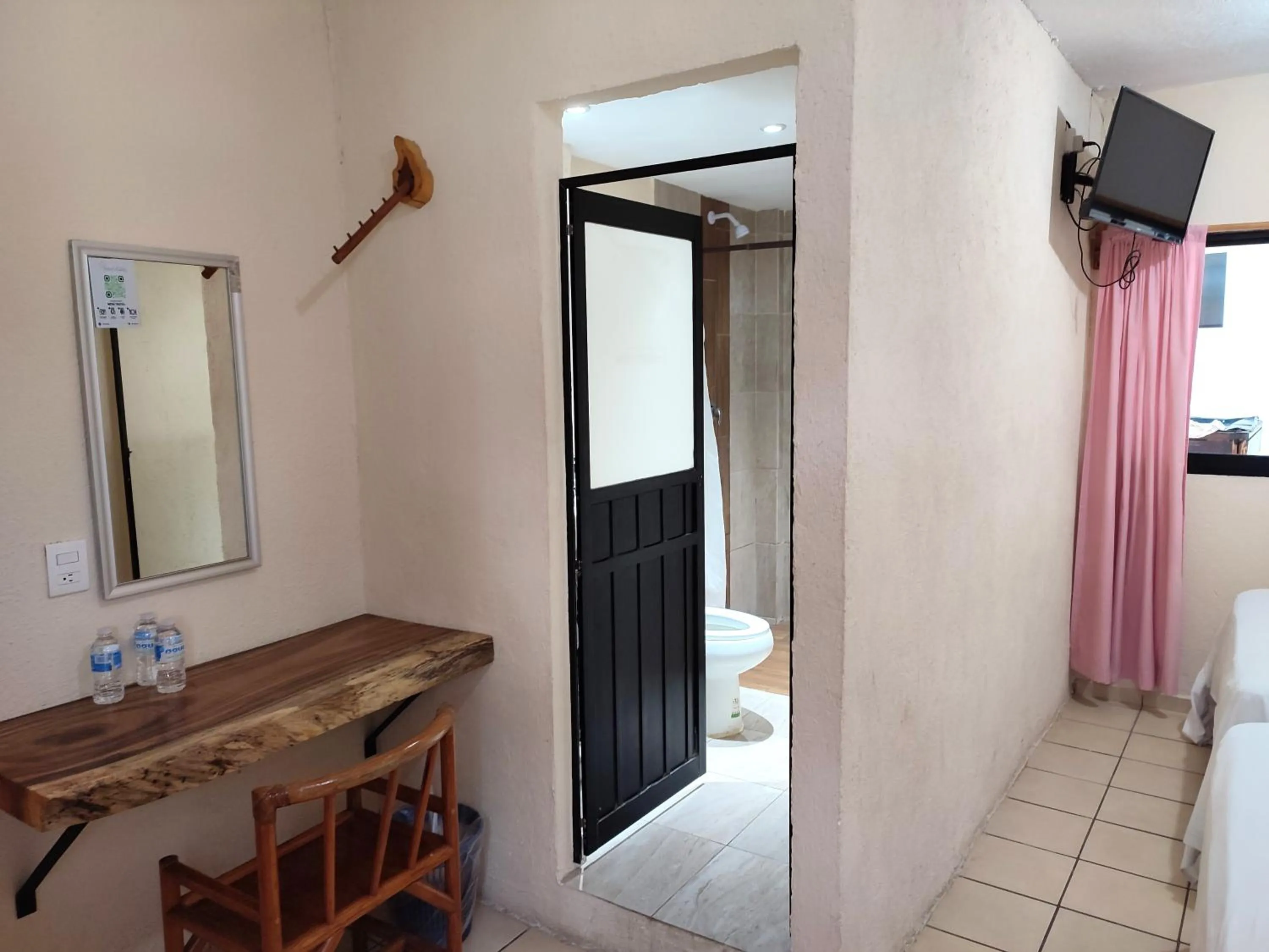 Bathroom, Bed in Ashly Boulevard