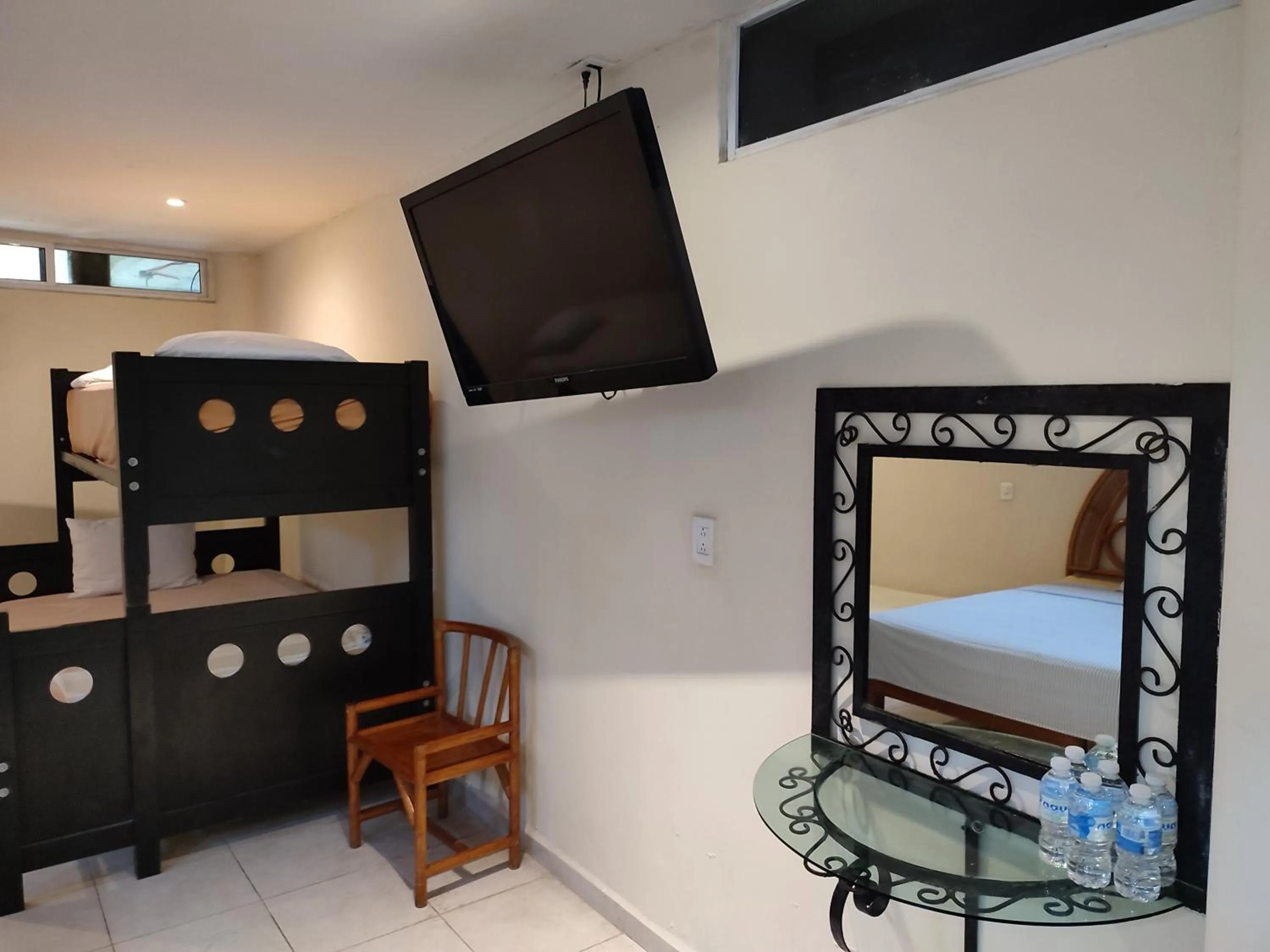 Communal lounge/ TV room in Ashly Boulevard