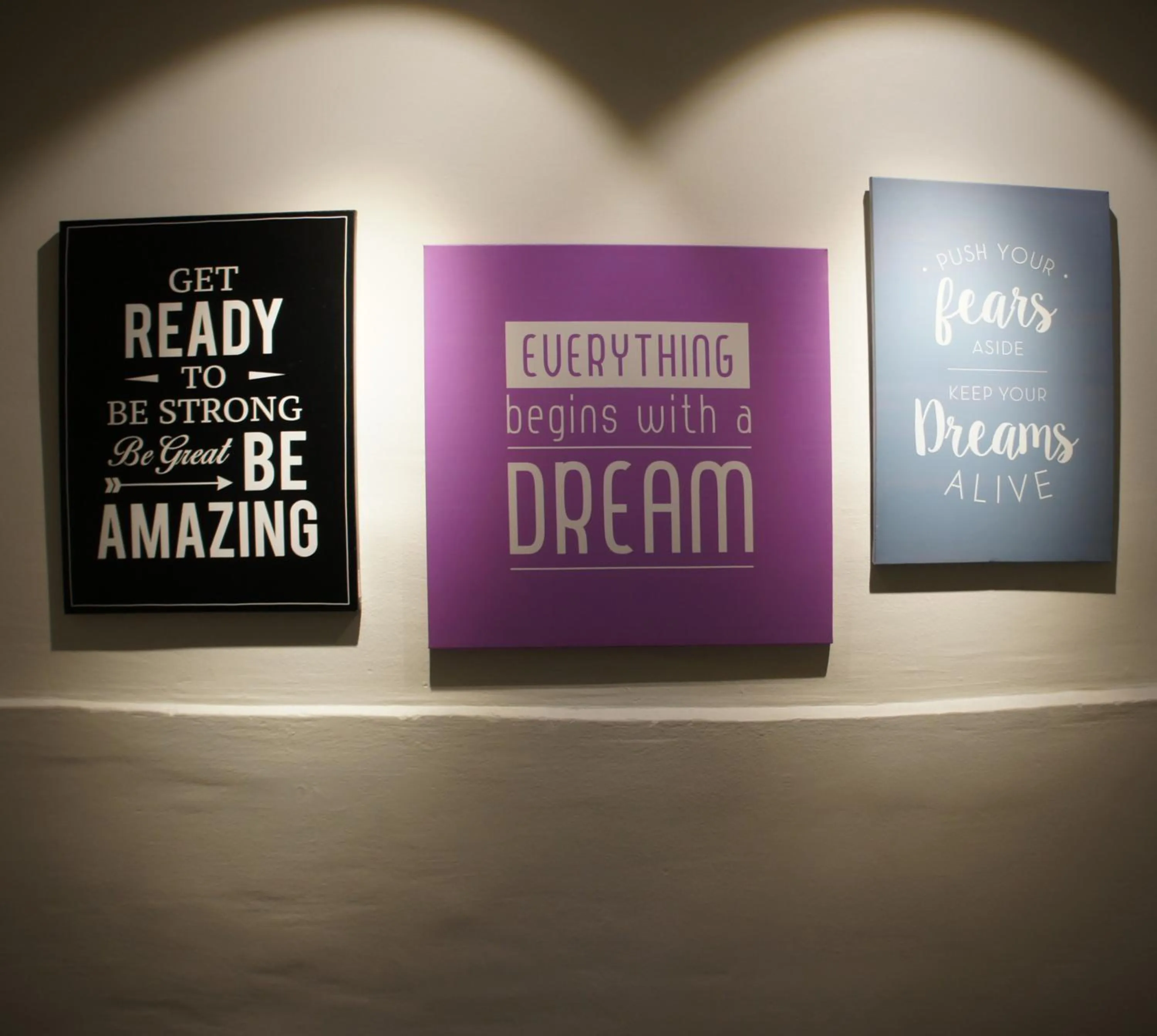 Facade/entrance in Maple Inn