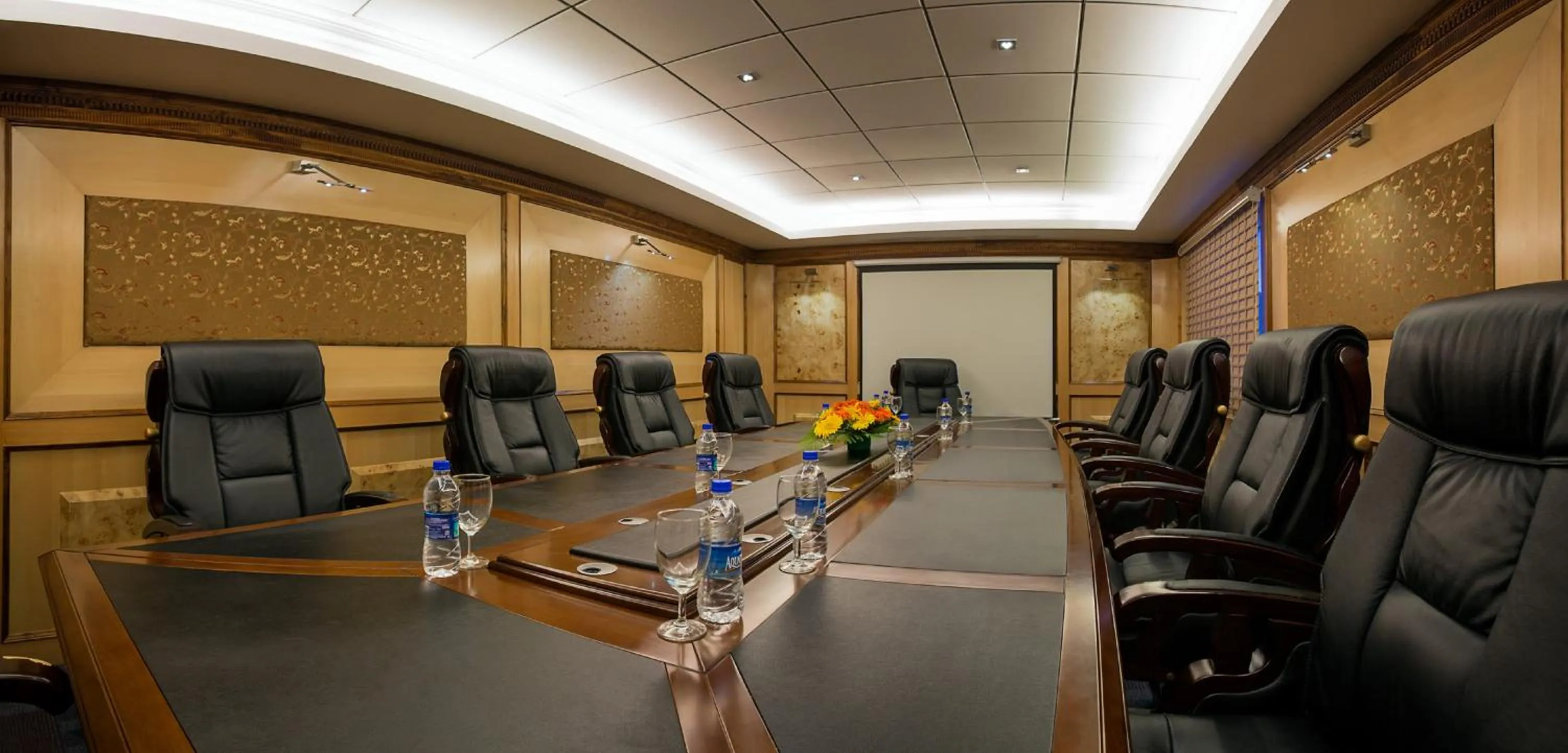 Business facilities in Ideal Beach Resort