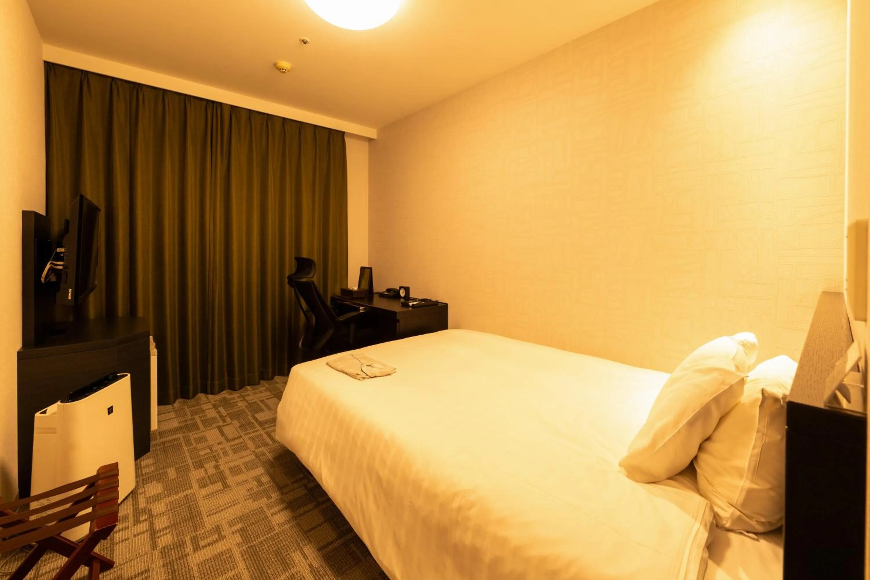 Photo of the whole room, Bed in Richmond Hotel Kagoshima Tenmonkan