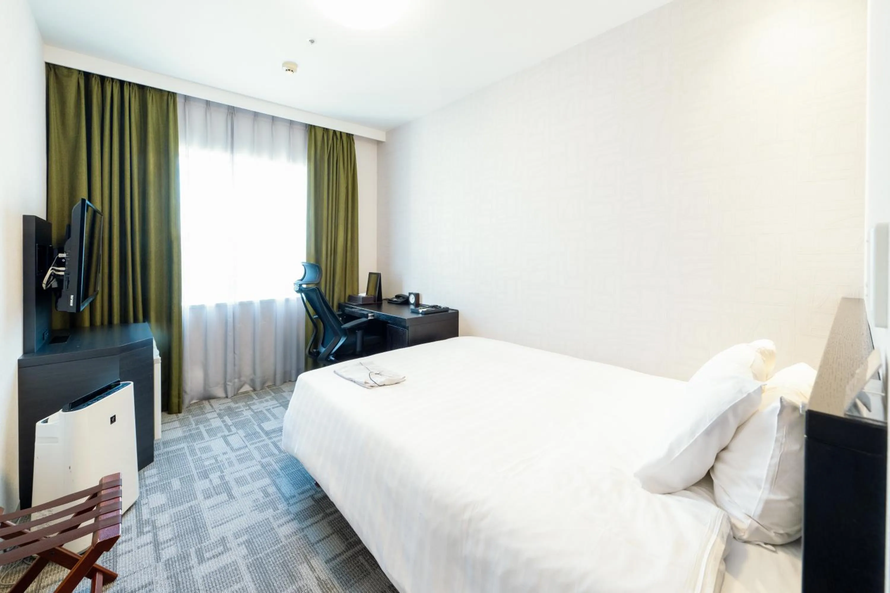 Photo of the whole room, Bed in Richmond Hotel Kagoshima Tenmonkan