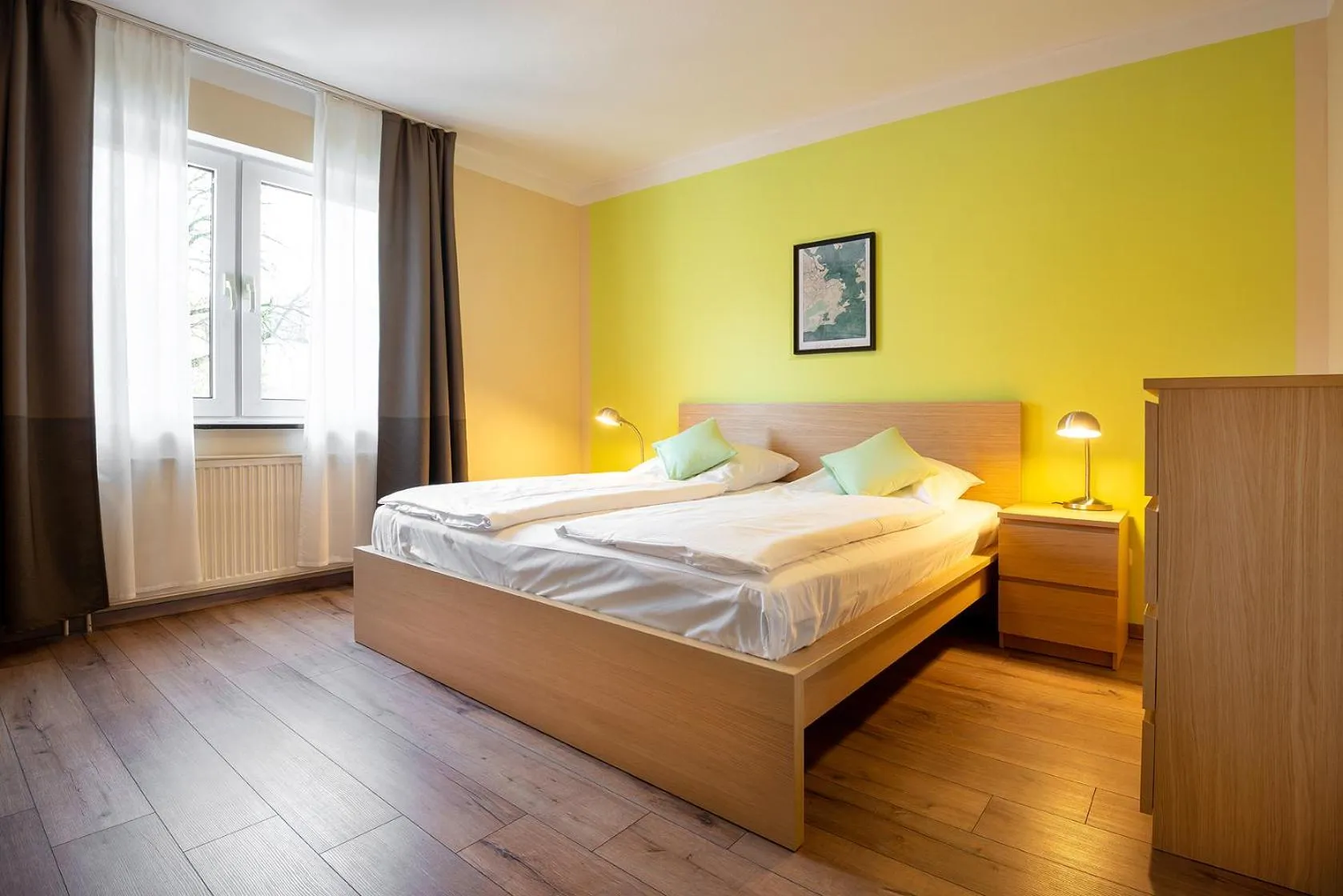 Bedroom, Bed in City Hotel