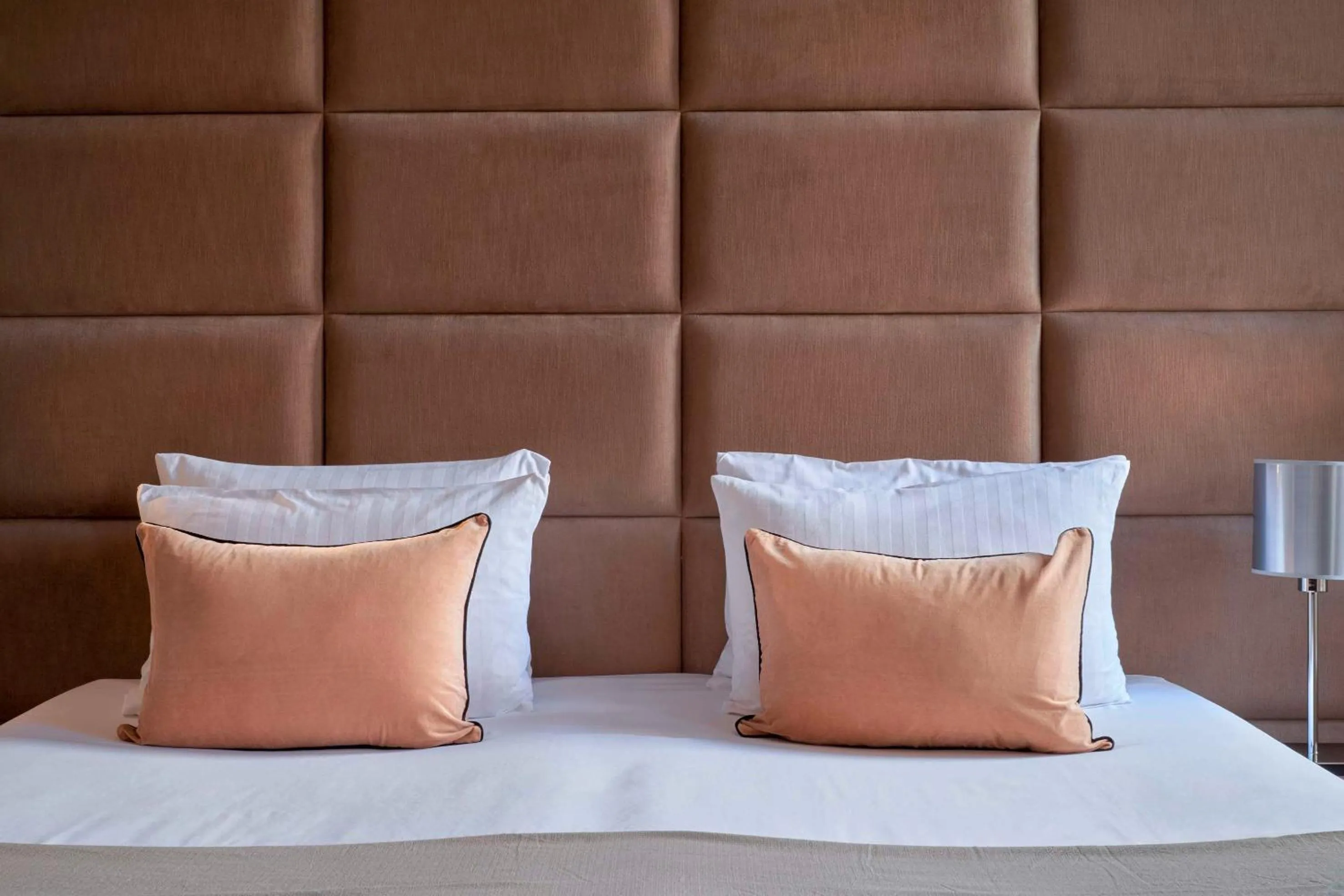 Decorative detail, Bed in Flemings Selection Hotel Frankfurt-City