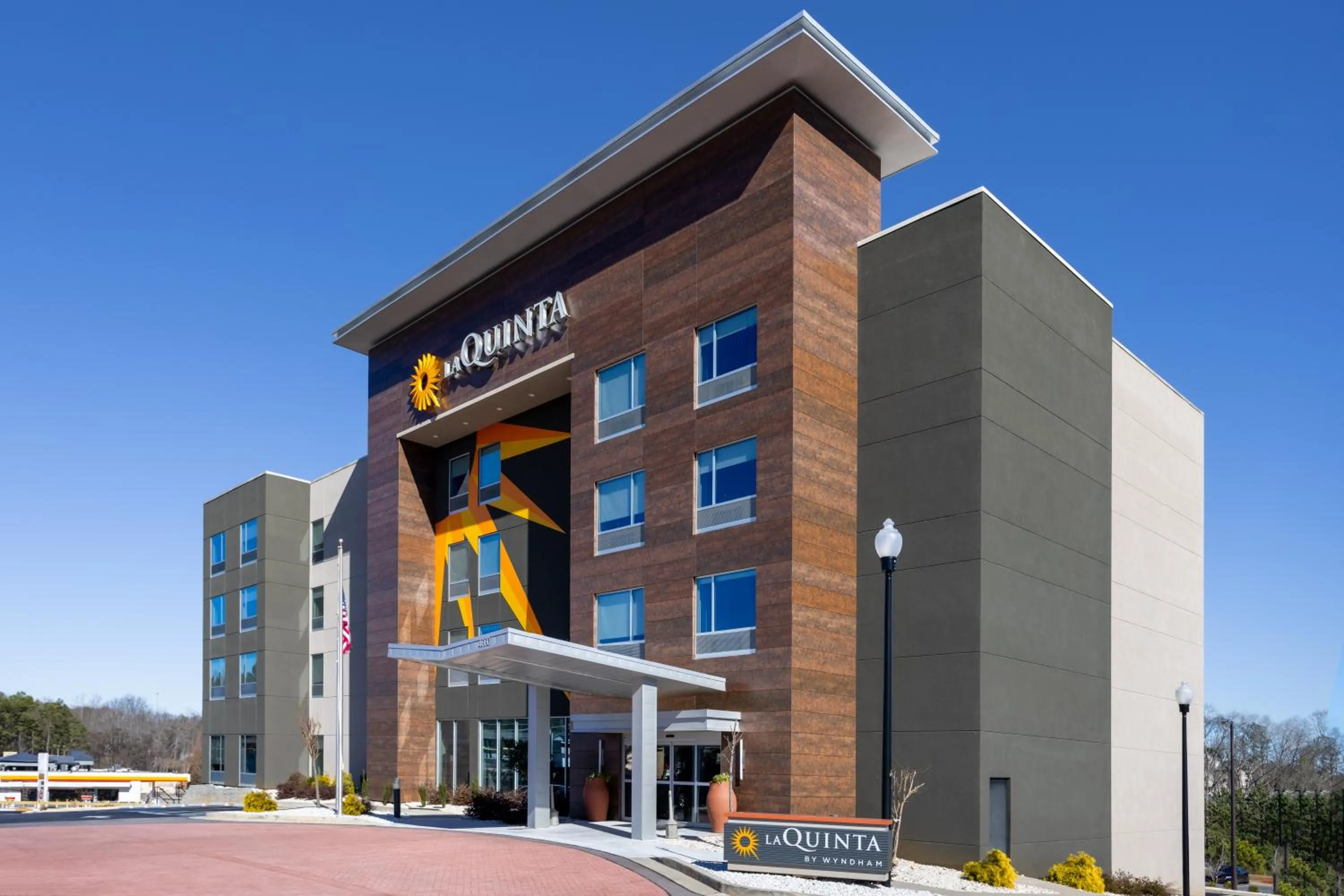 Property building in La Quinta Inn & Suites by Wyndham Locust Grove