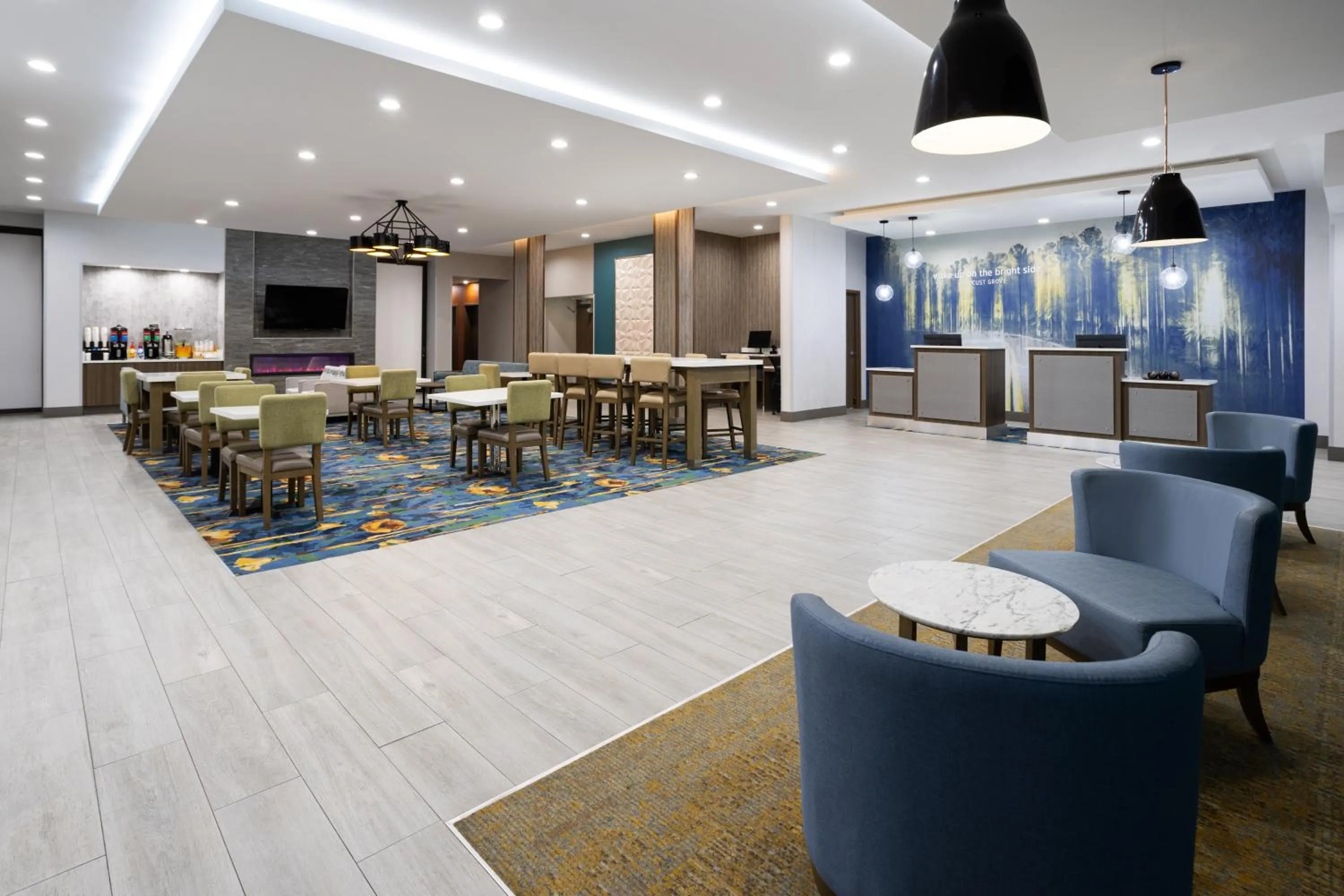 Restaurant/places to eat in La Quinta Inn & Suites by Wyndham Locust Grove