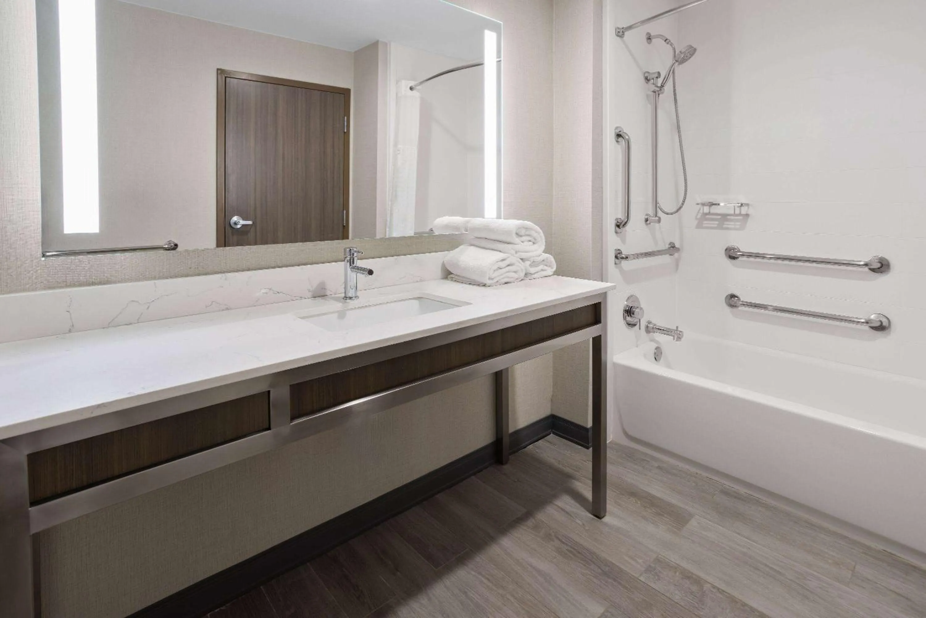 Bathroom, Bed in La Quinta Inn & Suites by Wyndham Locust Grove