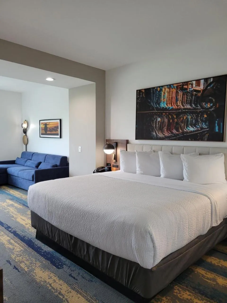 Bed in La Quinta Inn & Suites by Wyndham Terrell